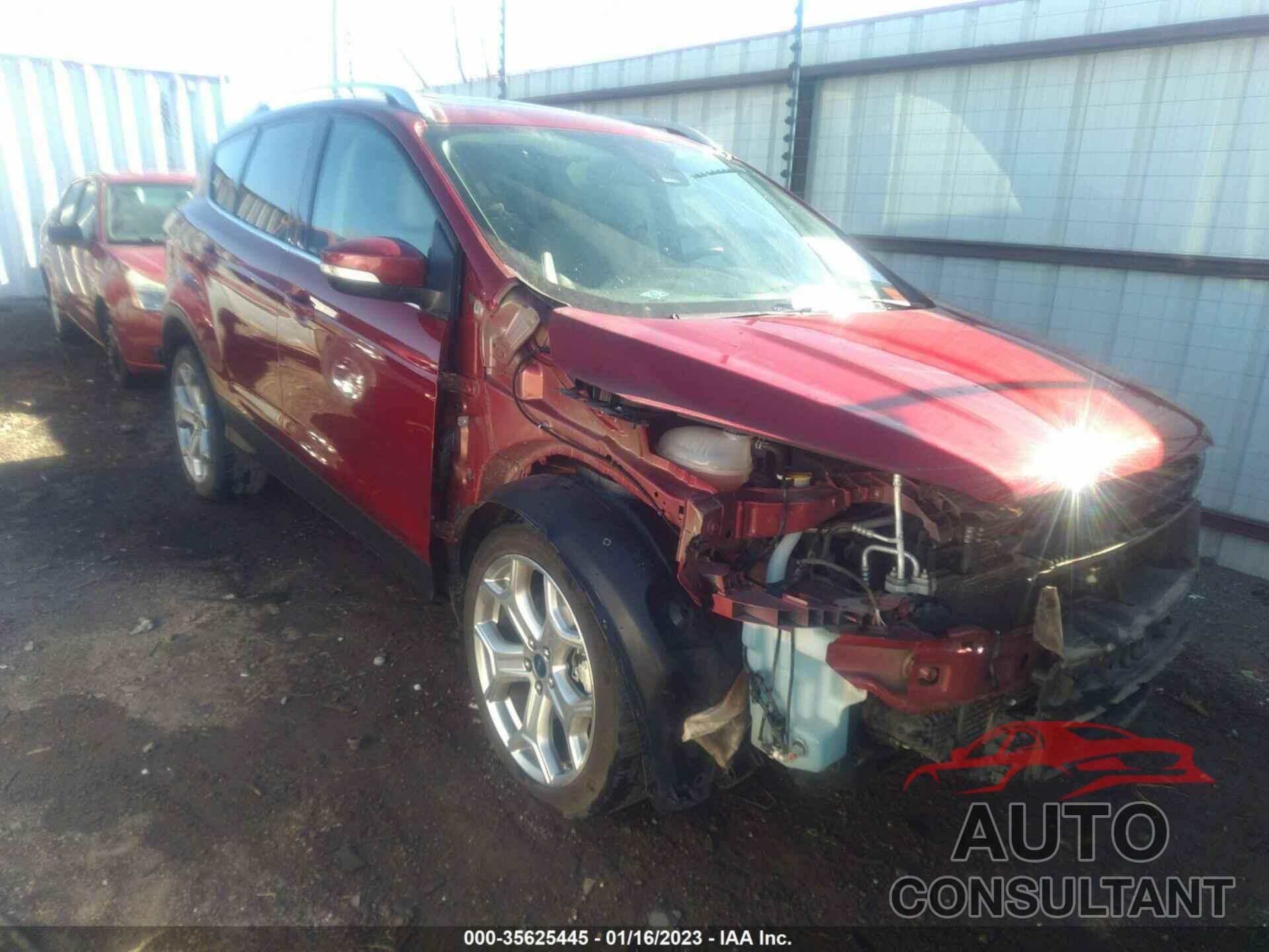 FORD ESCAPE 2017 - 1FMCU0J93HUD19603