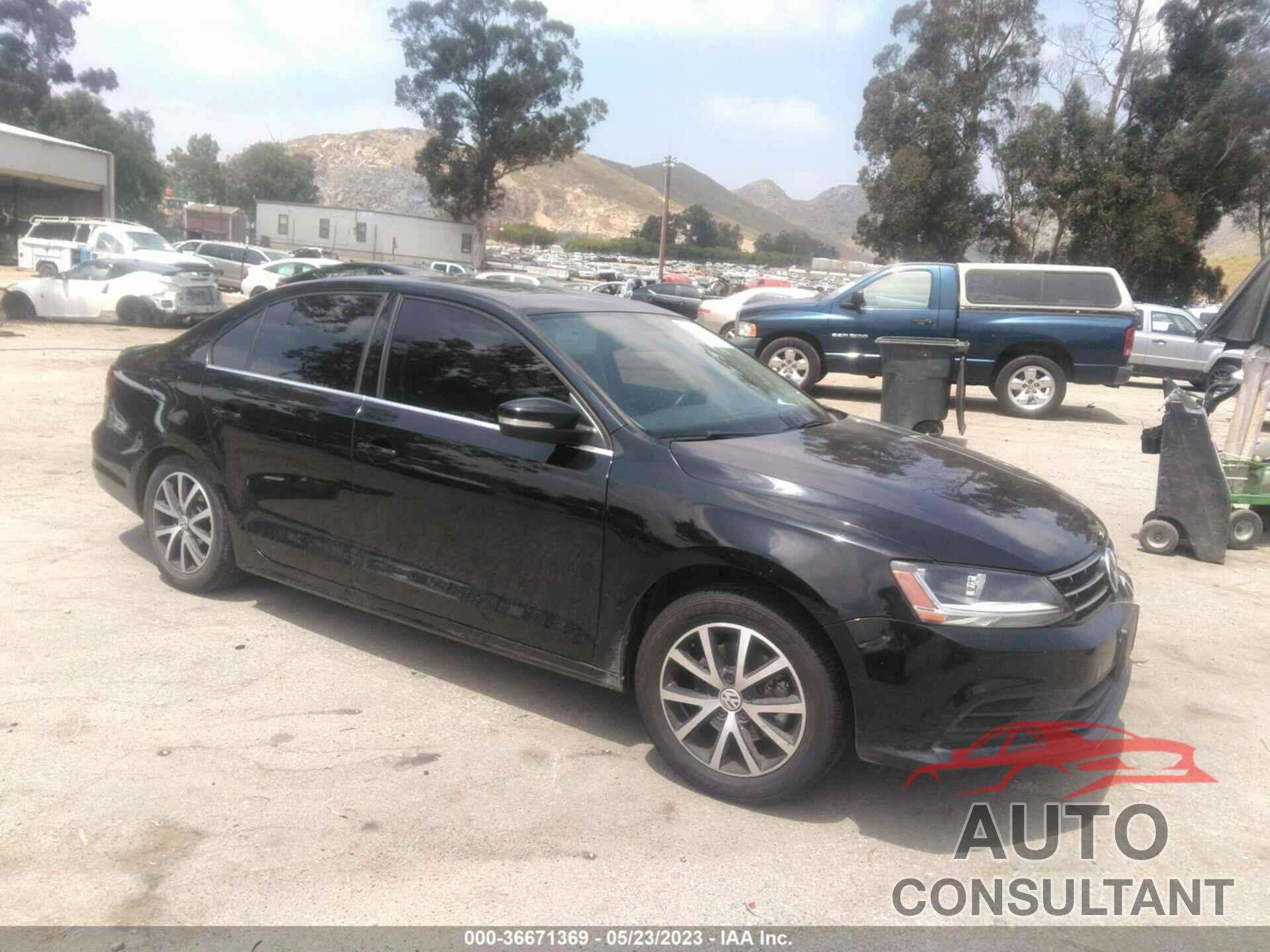 VOLKSWAGEN JETTA 2018 - 3VWDB7AJ0JM262091