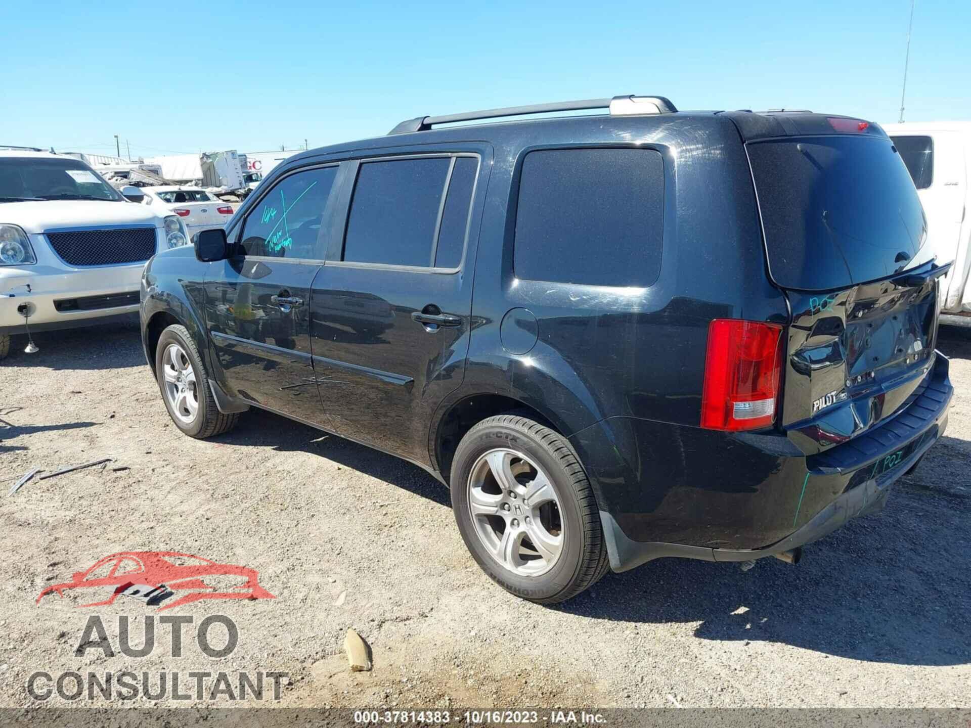 HONDA PILOT 2015 - 5FNYF3H63FB013329