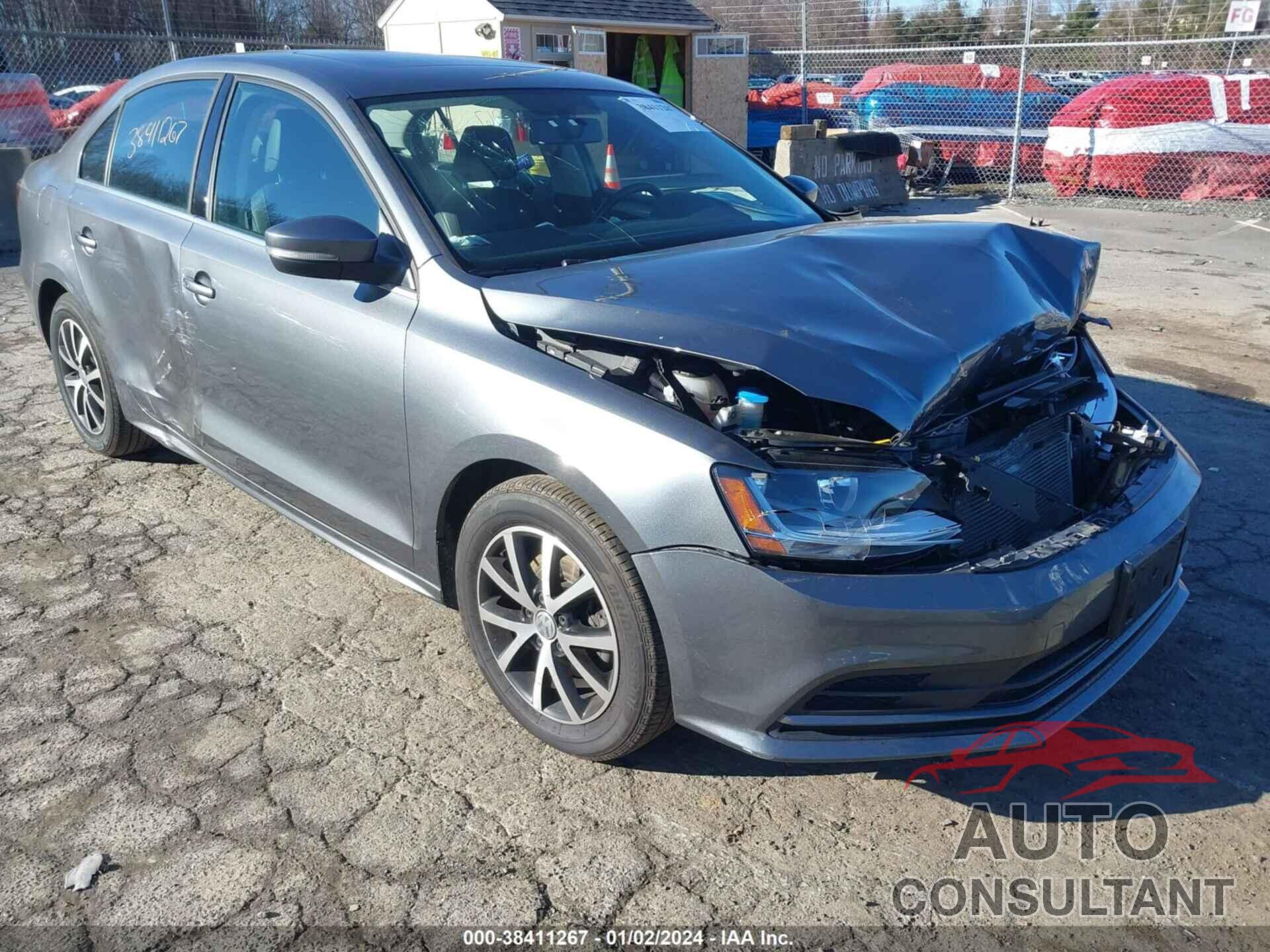 VOLKSWAGEN JETTA 2018 - 3VWDB7AJ9JM204335