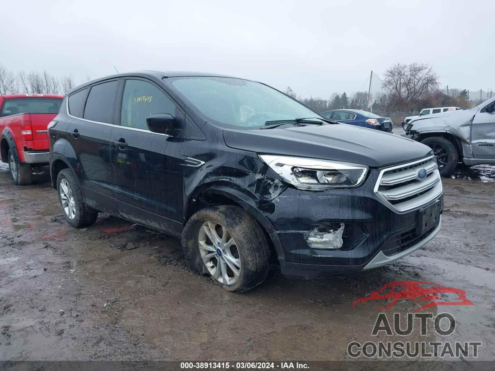 FORD ESCAPE 2017 - 1FMCU9GD3HUE20432