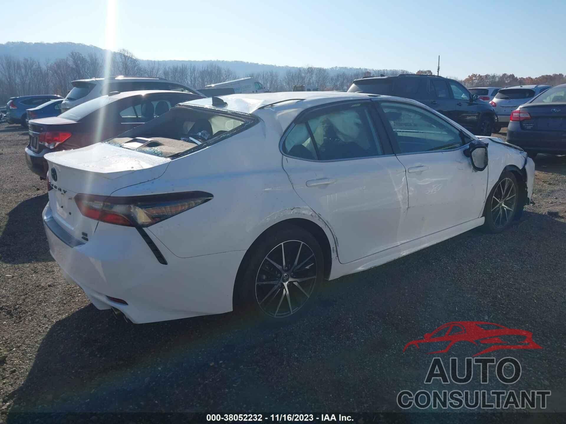 TOYOTA CAMRY 2022 - 4T1G11BK6NU072462