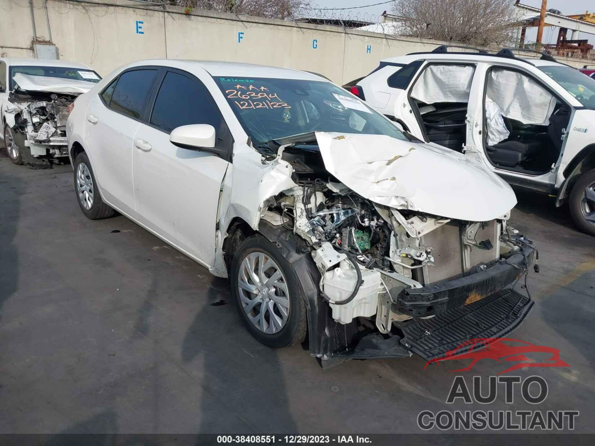 TOYOTA COROLLA 2018 - 5YFBURHE6JP805588