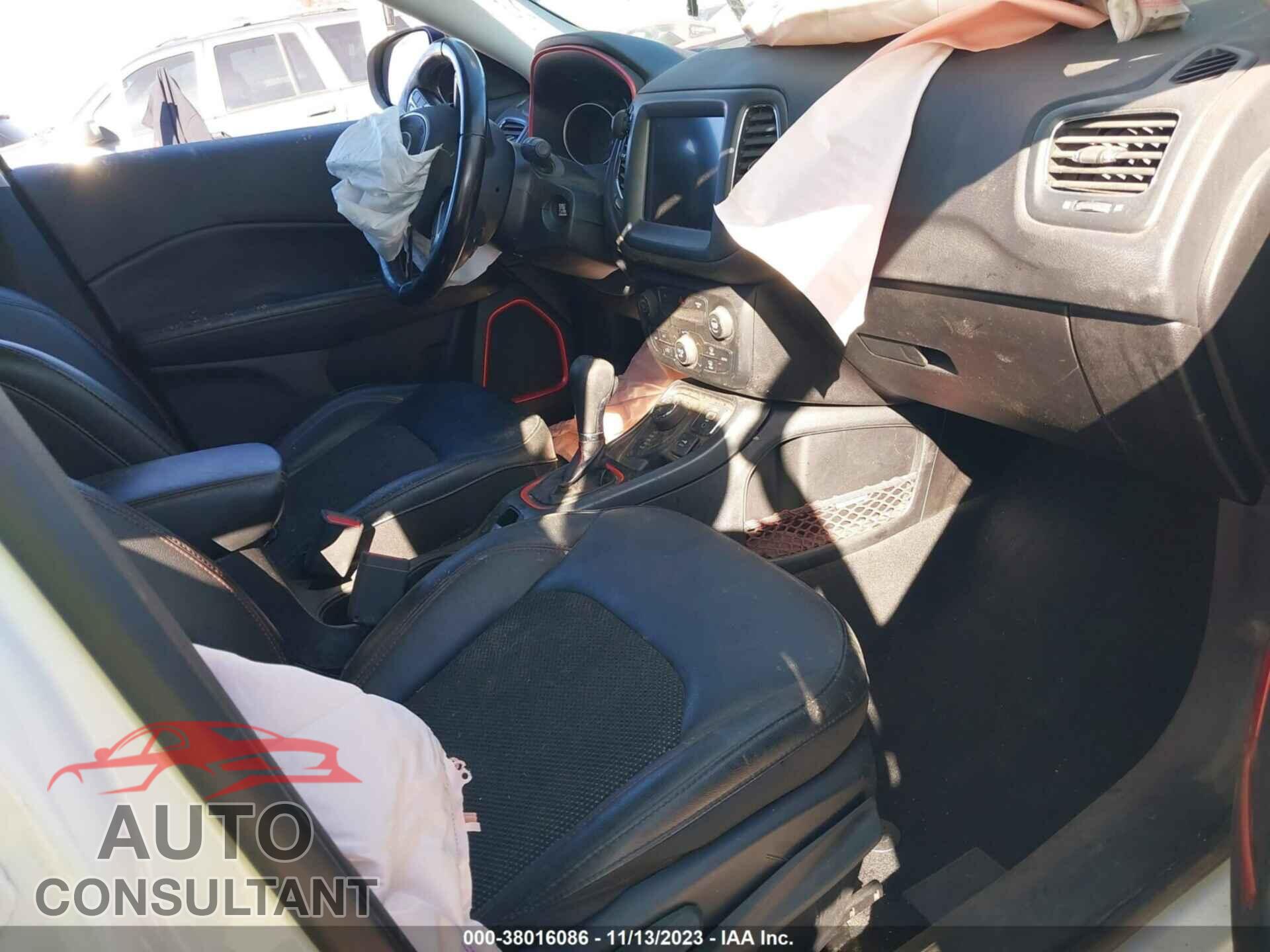 JEEP COMPASS 2020 - 3C4NJDDB7LT207997
