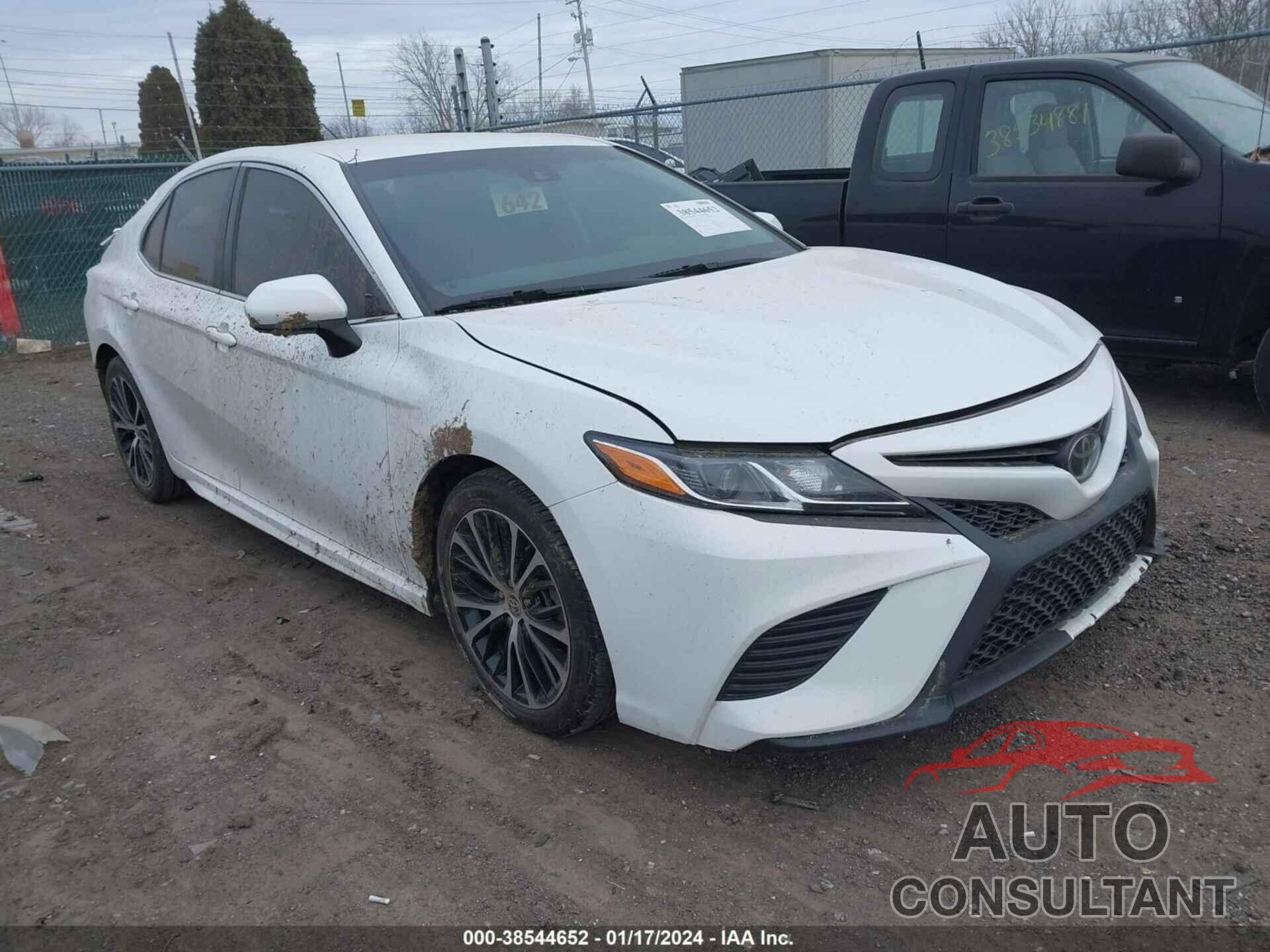 TOYOTA CAMRY 2020 - 4T1G11AK5LU357801