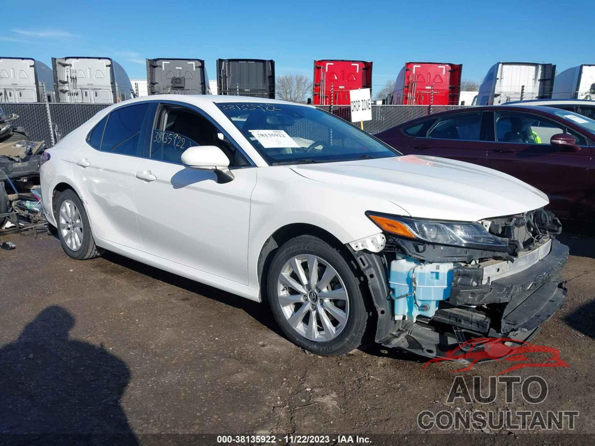 TOYOTA CAMRY 2018 - JTNB11HK3J3044443