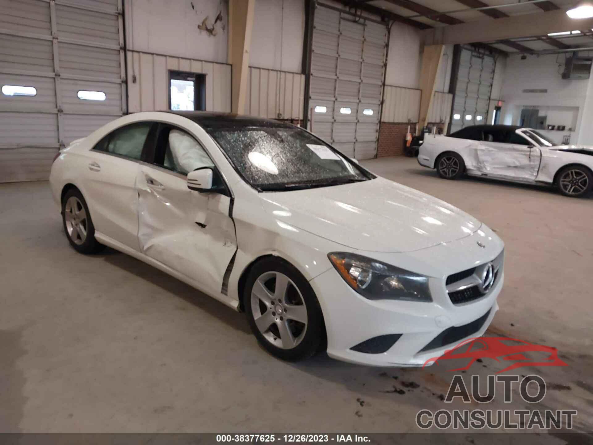 MERCEDES-BENZ CLA 250 2015 - WDDSJ4GB0FN243376