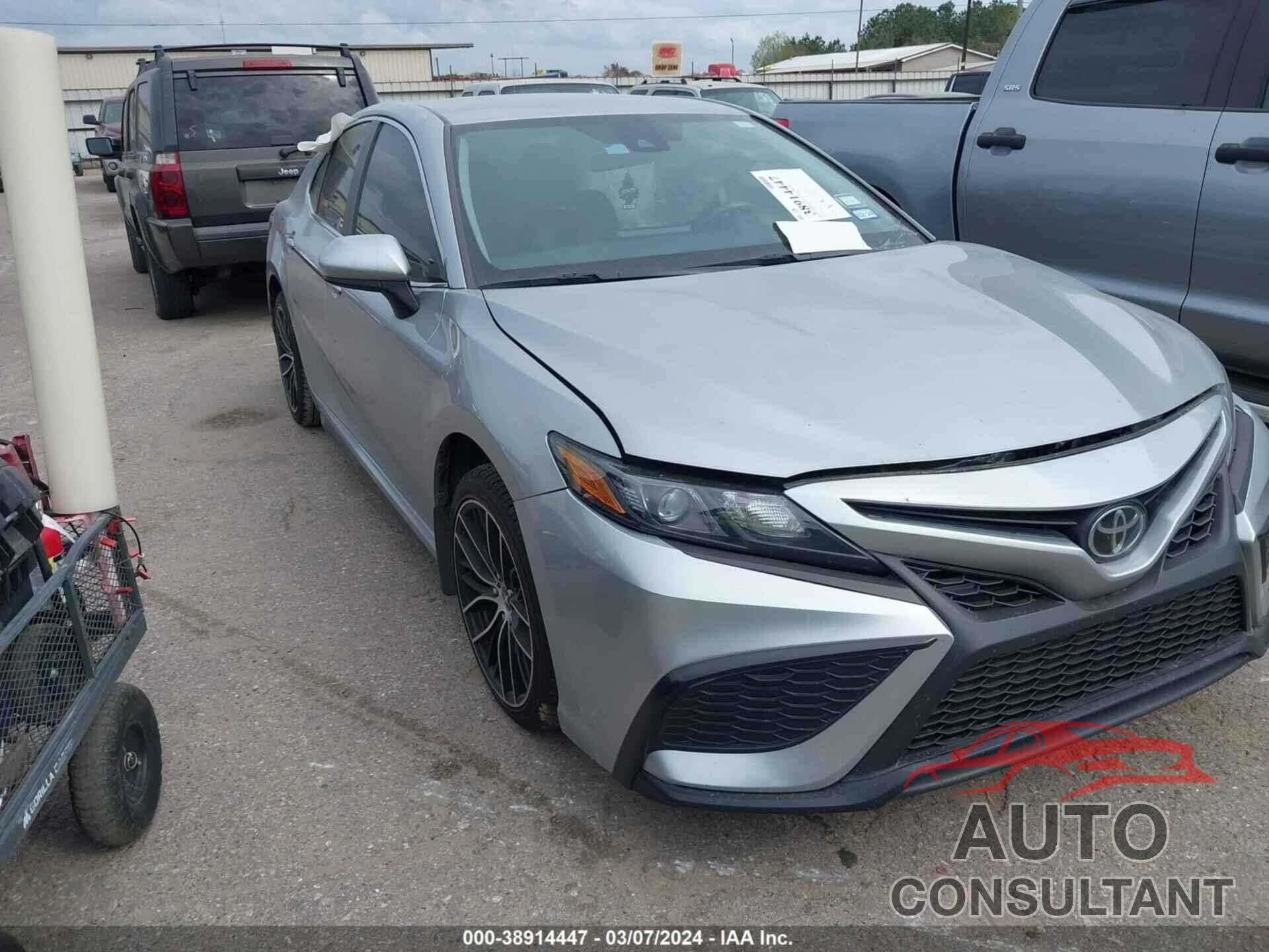 TOYOTA CAMRY 2021 - 4T1G11AK1MU528576