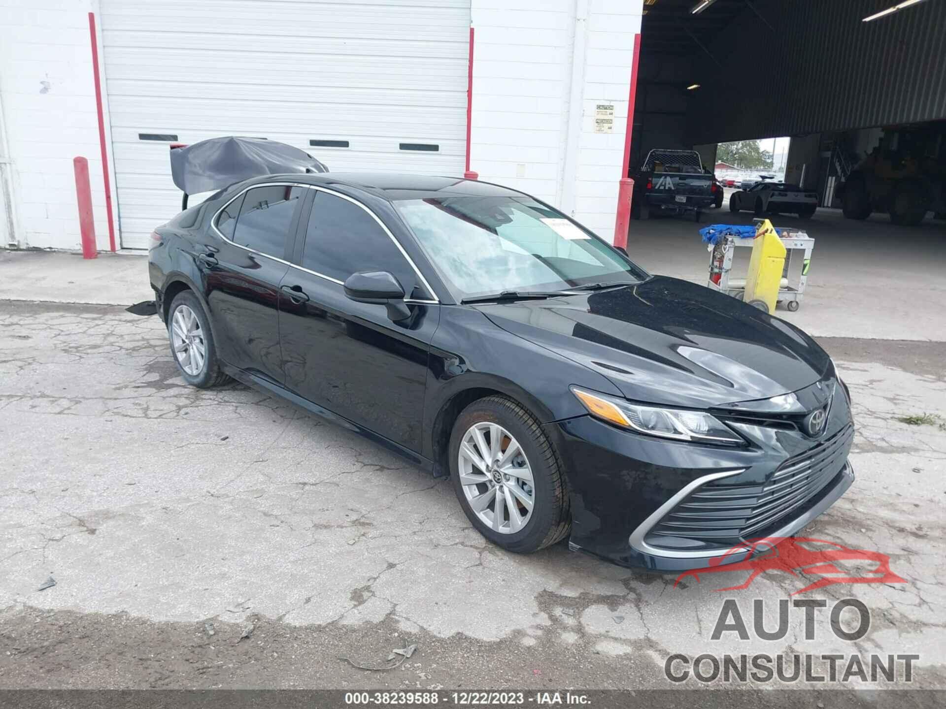 TOYOTA CAMRY 2021 - 4T1C11AK4MU570545