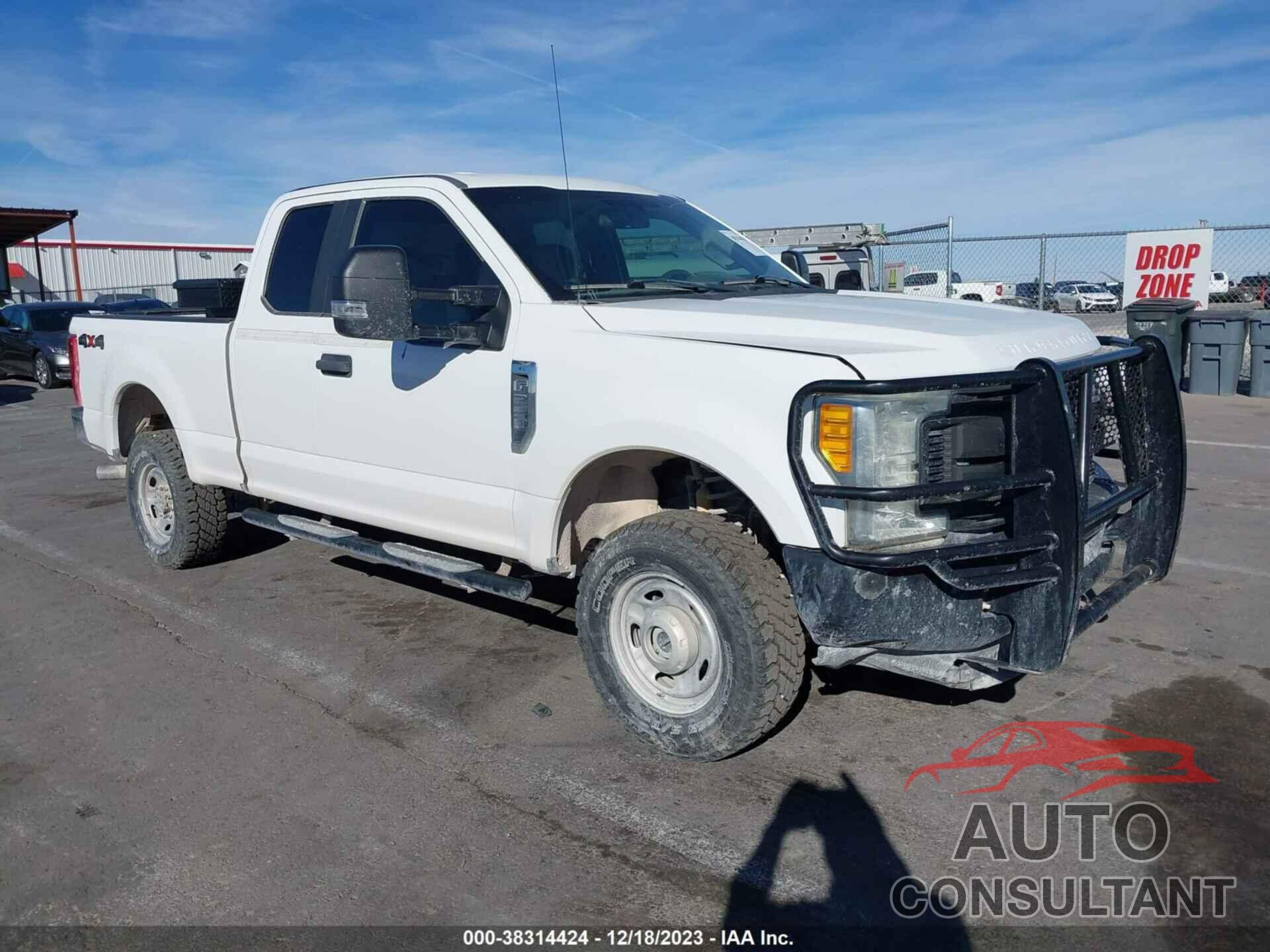 FORD SUPER DUTY F-250 SRW 2017 - 1FT7X2B64HEC15791