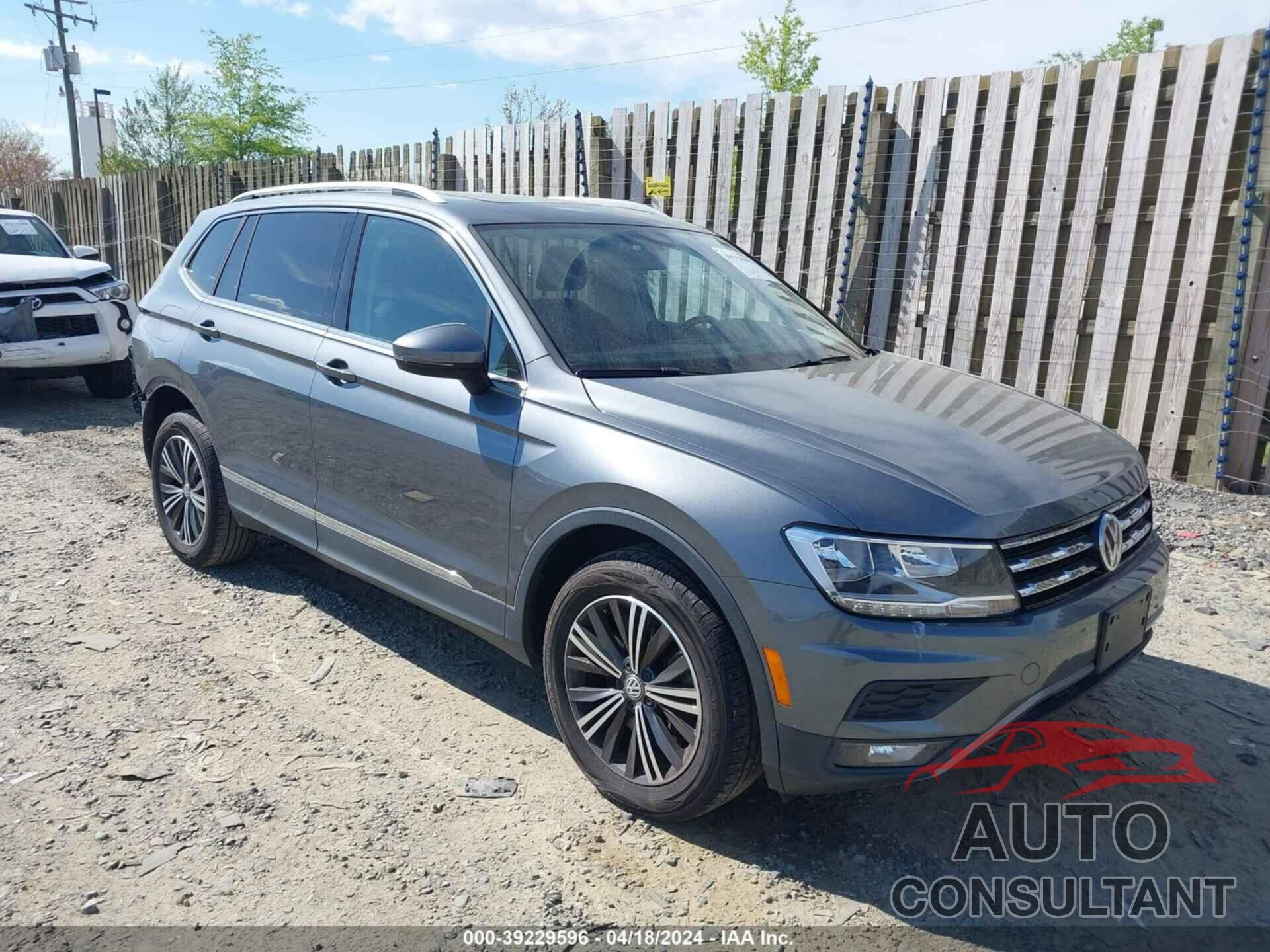 VOLKSWAGEN TIGUAN 2018 - 3VV3B7AXXJM047094