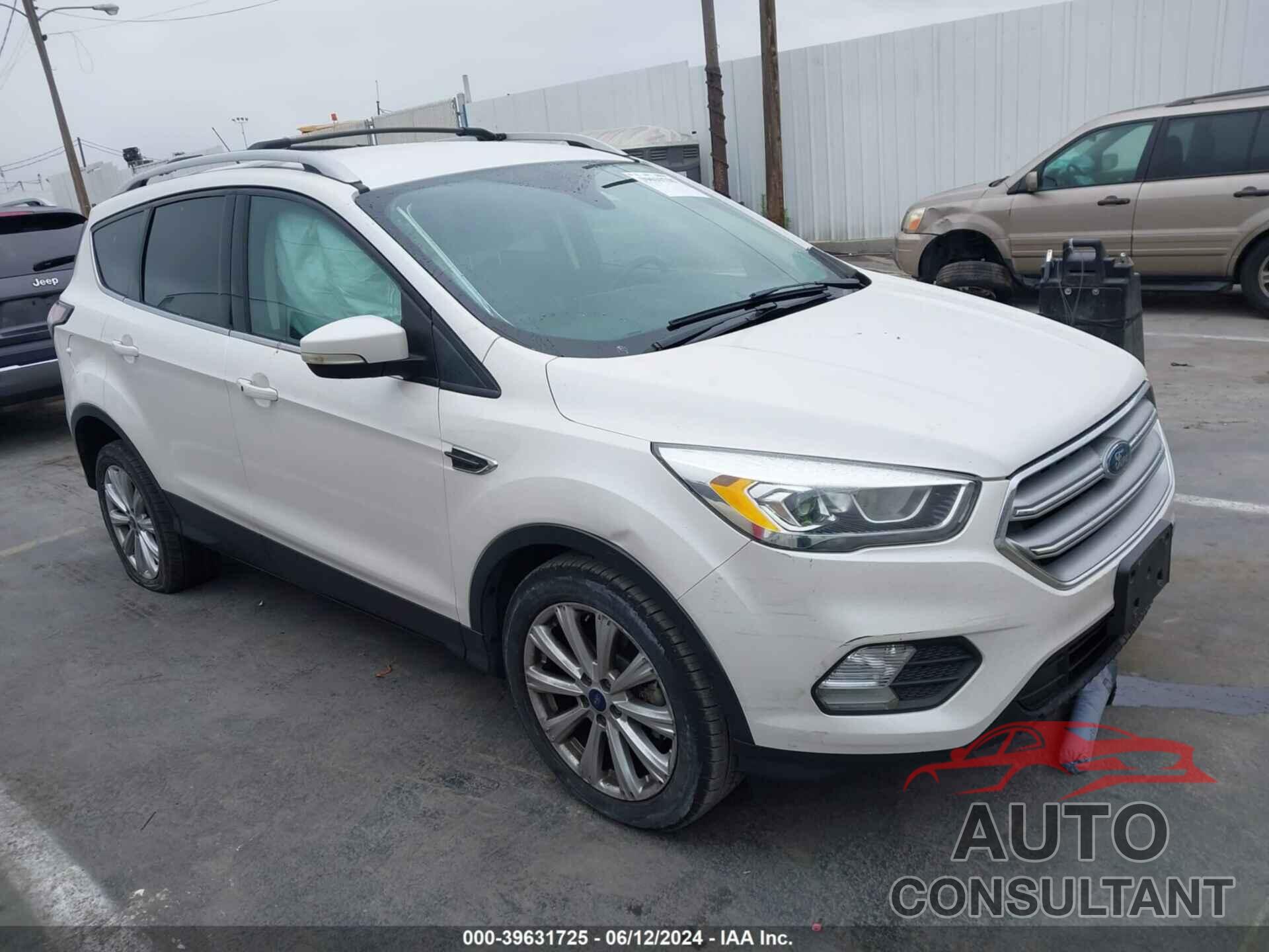 FORD ESCAPE 2017 - 1FMCU0J91HUD12553