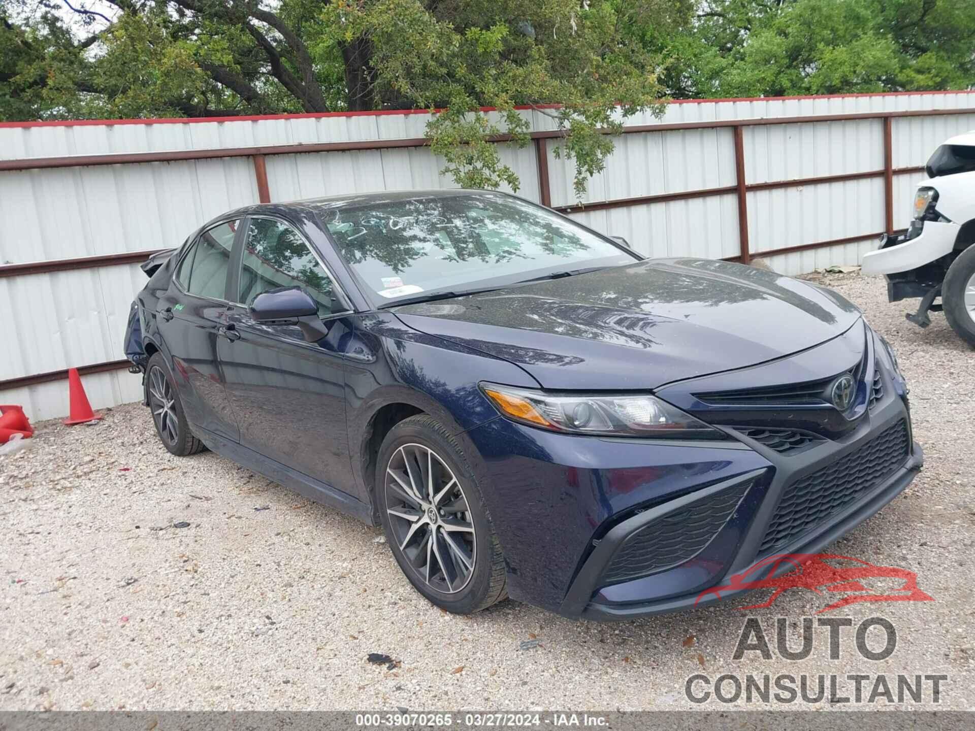 TOYOTA CAMRY 2022 - 4T1G11AK5NU669913