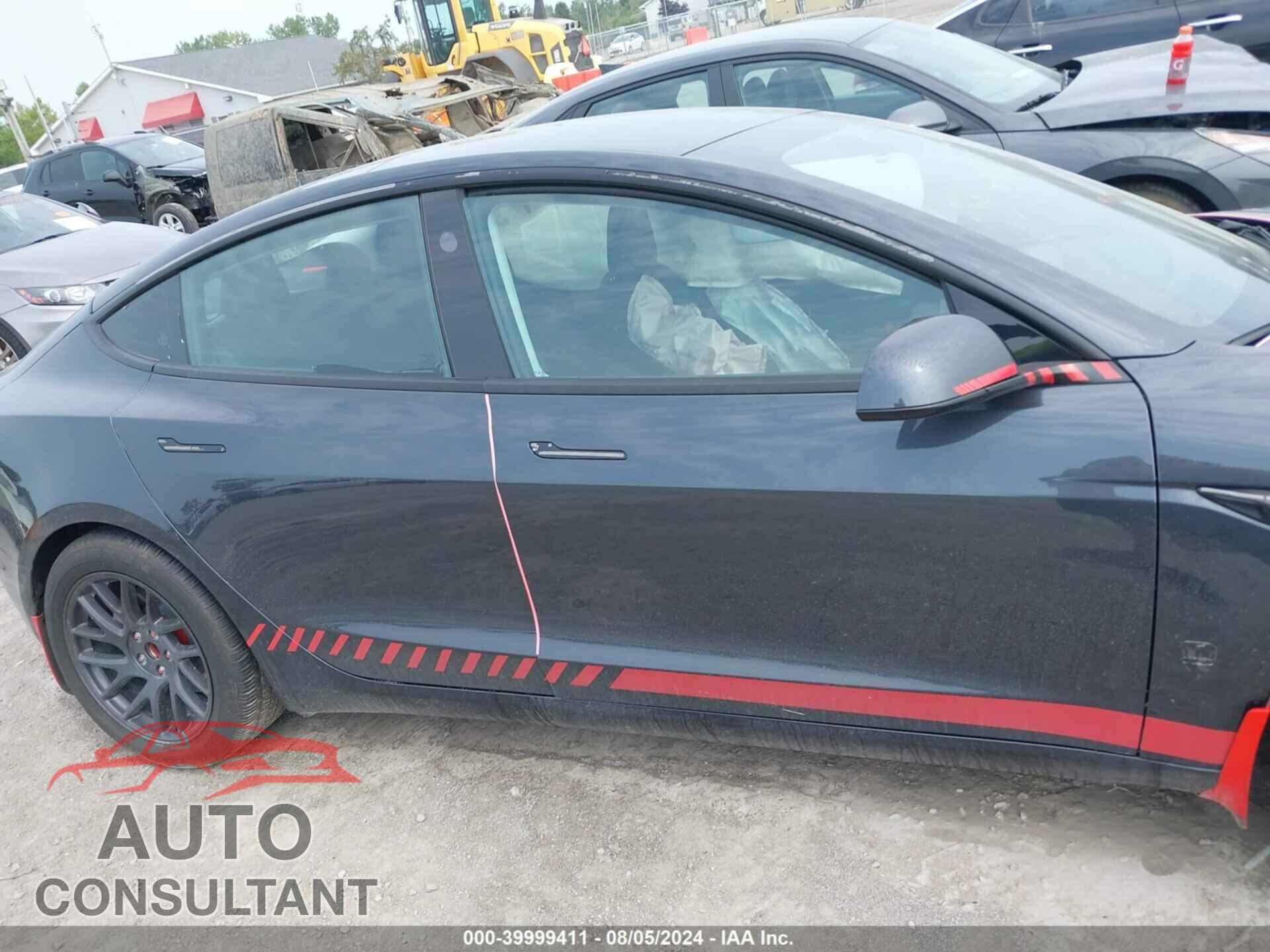 TESLA MODEL 3 2024 - 5YJ3E1EB5RF729818