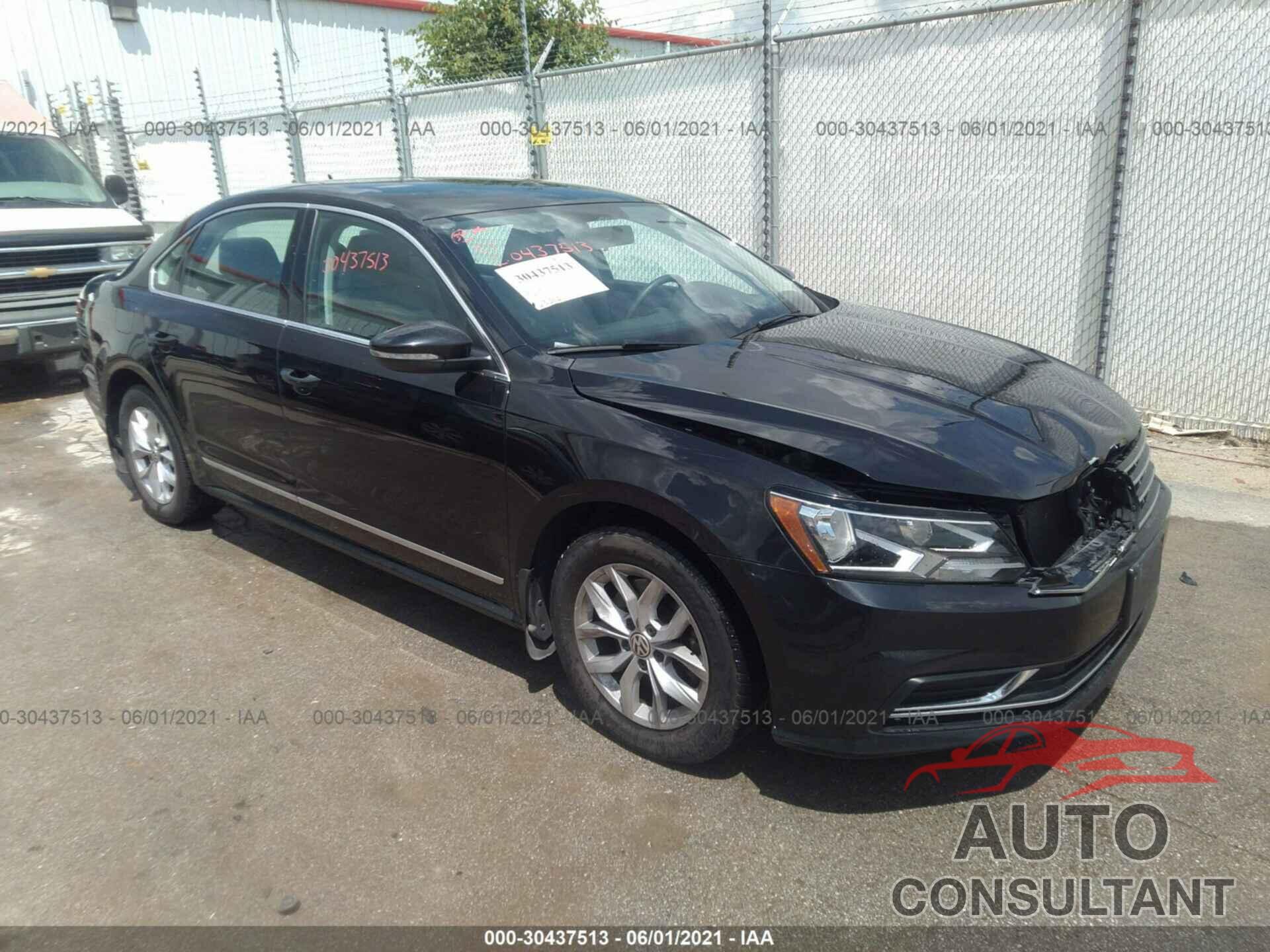 VOLKSWAGEN PASSAT 2017 - 1VWAT7A35HC083140