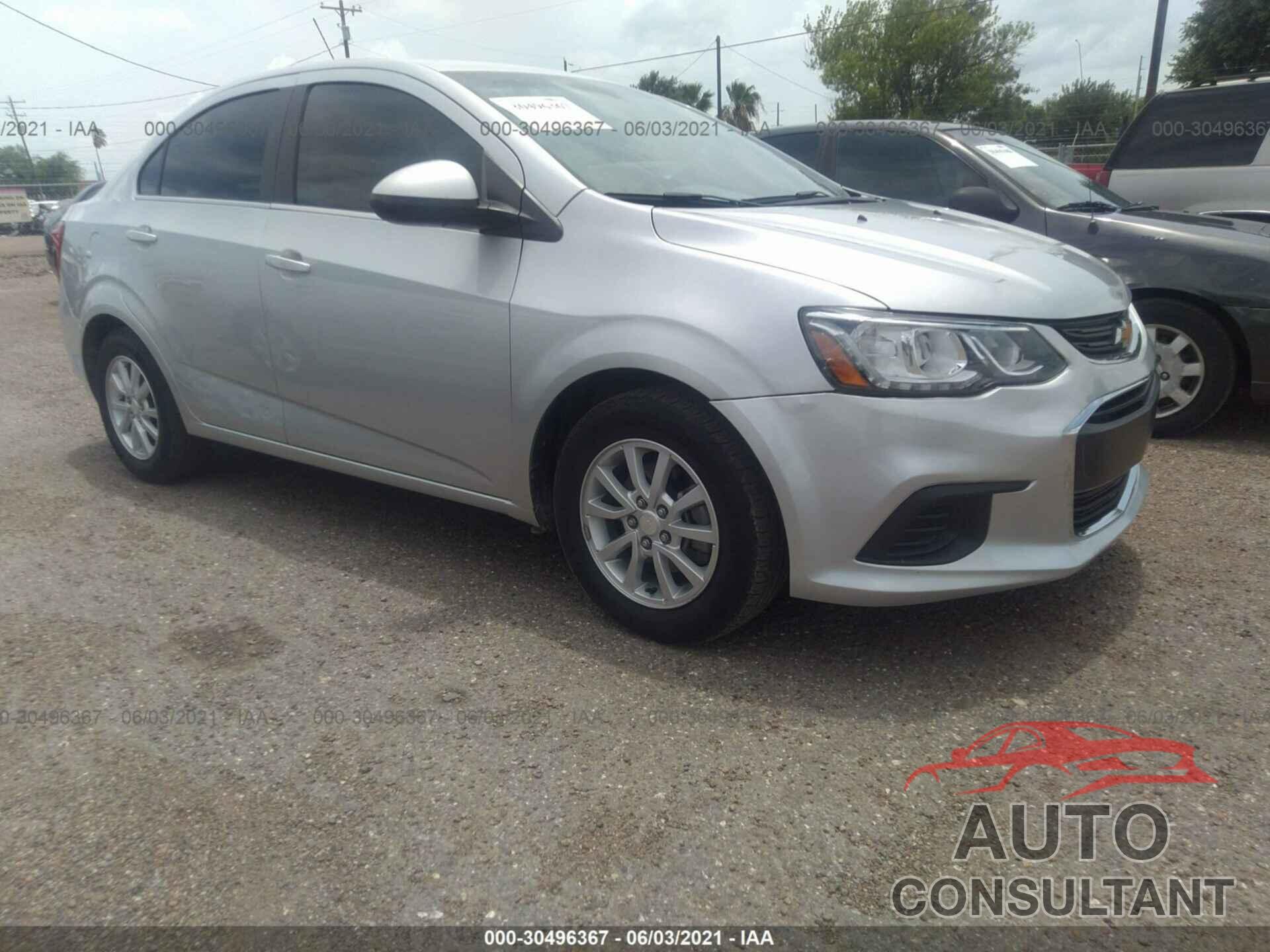 CHEVROLET SONIC 2018 - 1G1JD5SH9J4103851