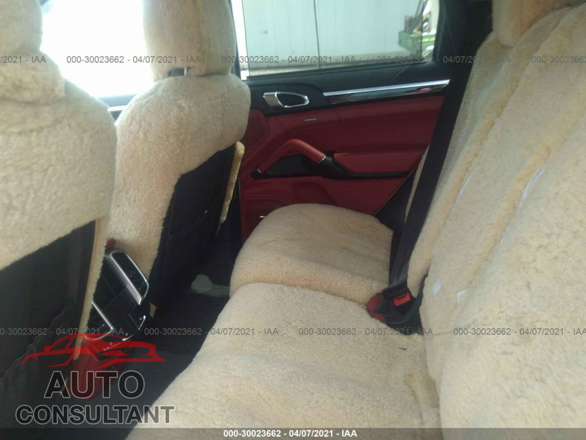 PORSCHE CAYENNE 2016 - WP1AB2A29GLA95885
