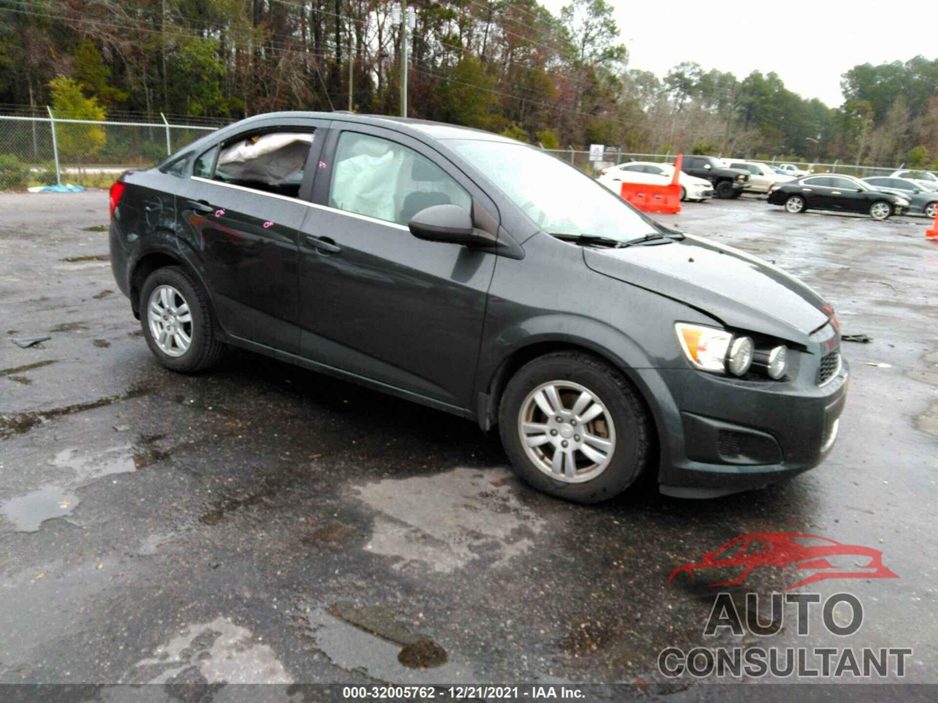CHEVROLET SONIC 2016 - 1G1JC5SH8G4117963