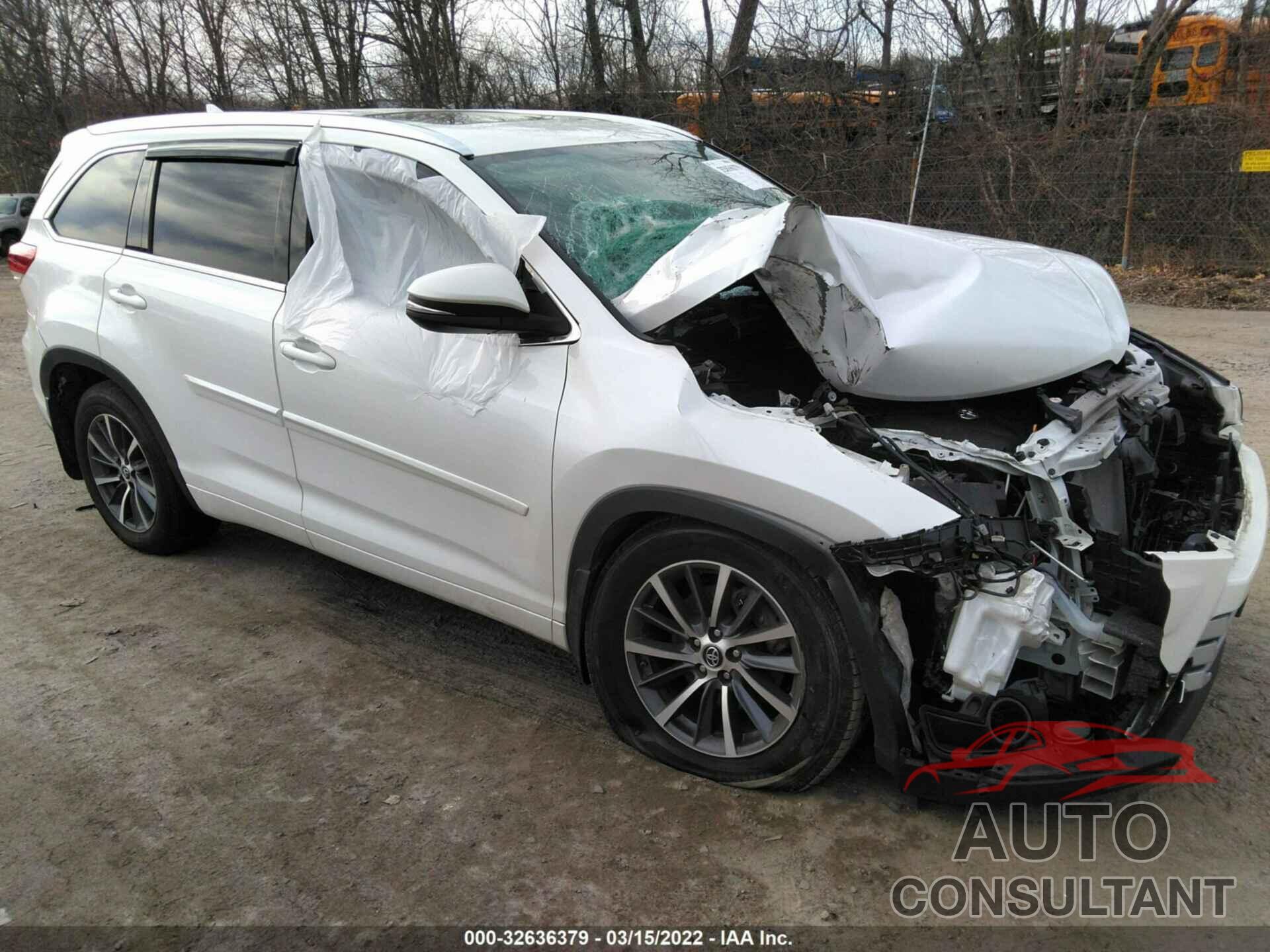 TOYOTA HIGHLANDER 2018 - 5TDJZRFH3JS912177
