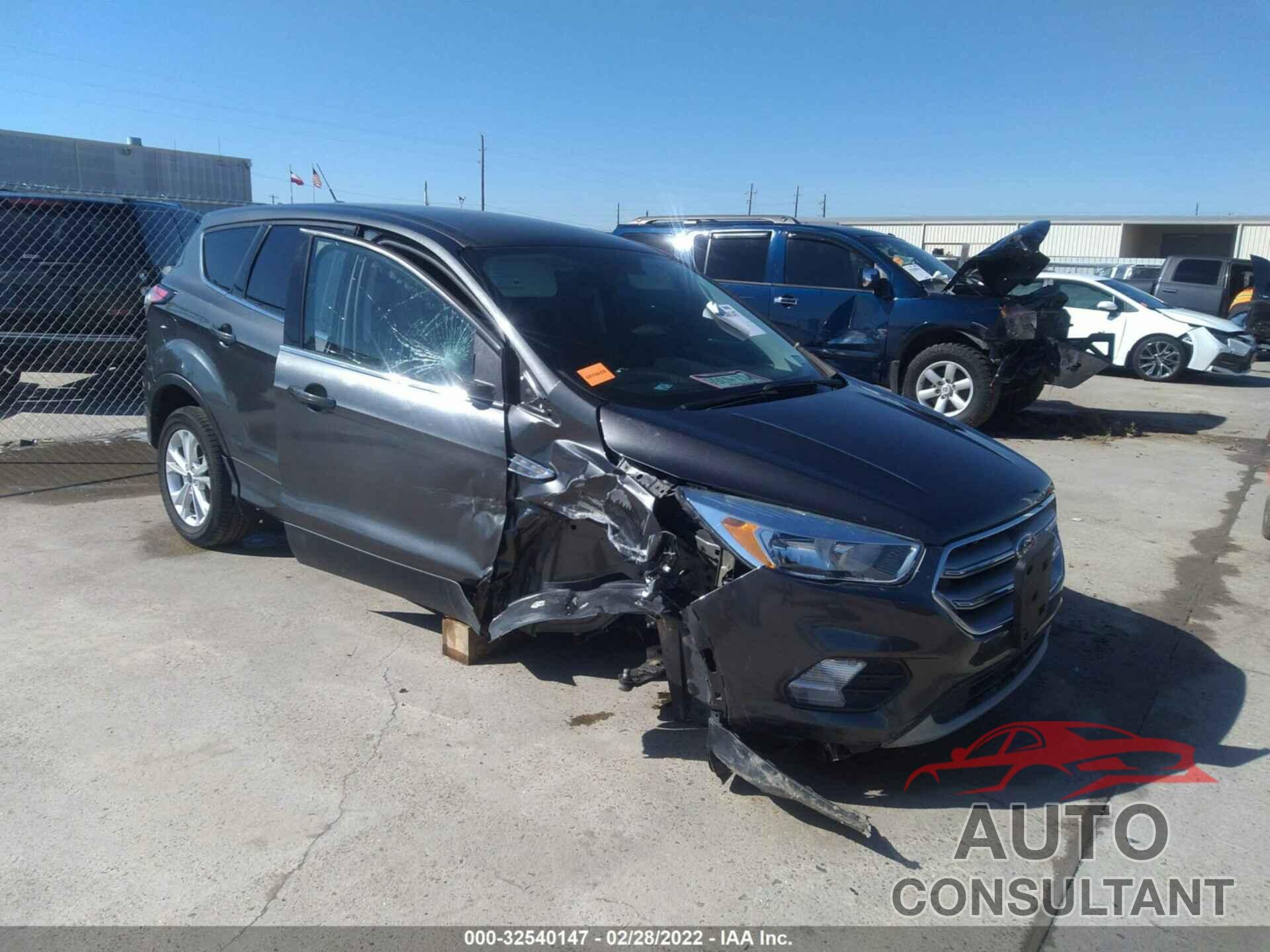 FORD ESCAPE 2017 - 1FMCU0GD5HUB79470