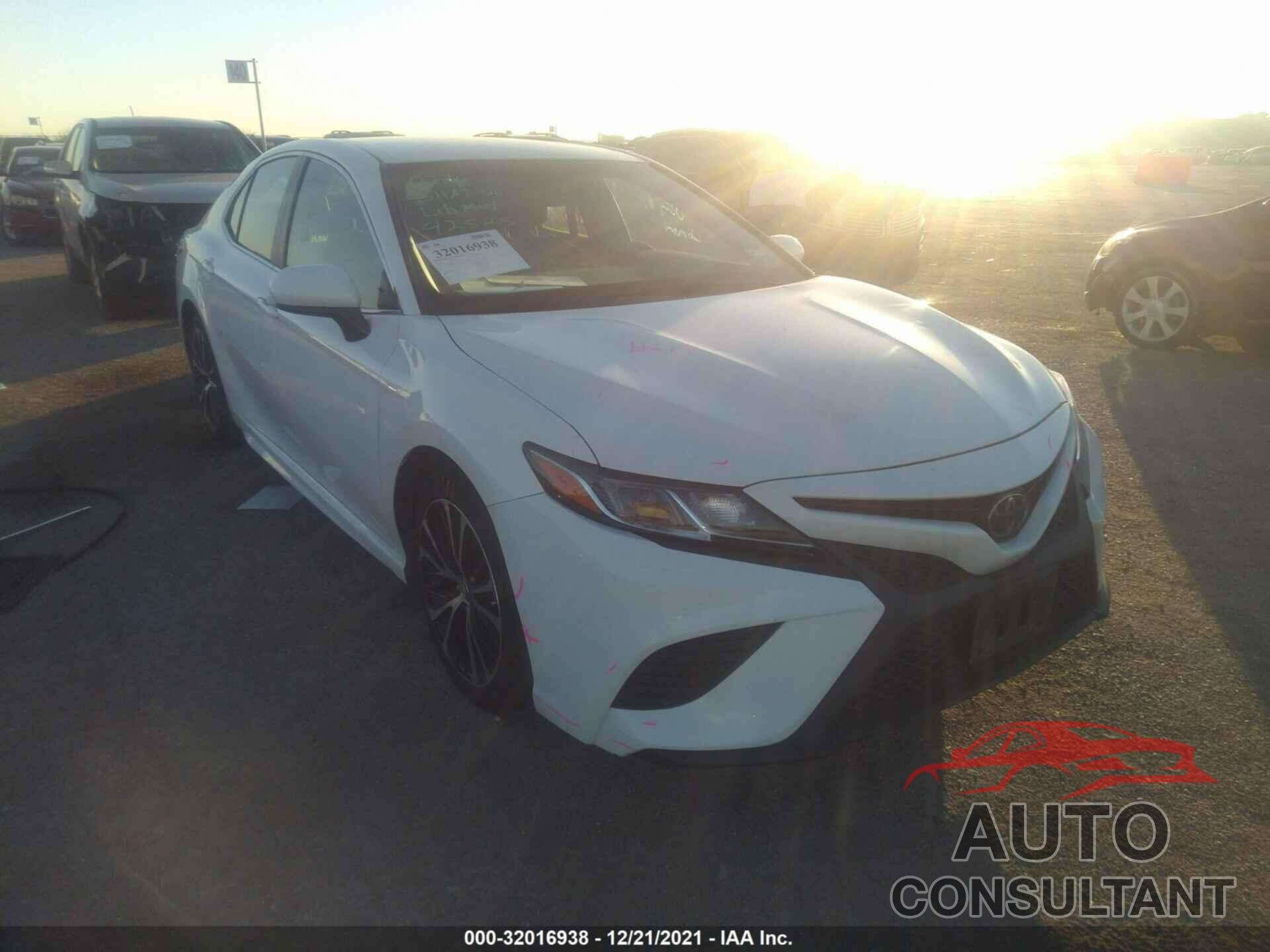 TOYOTA CAMRY 2018 - 4T1B11HKXJU595317
