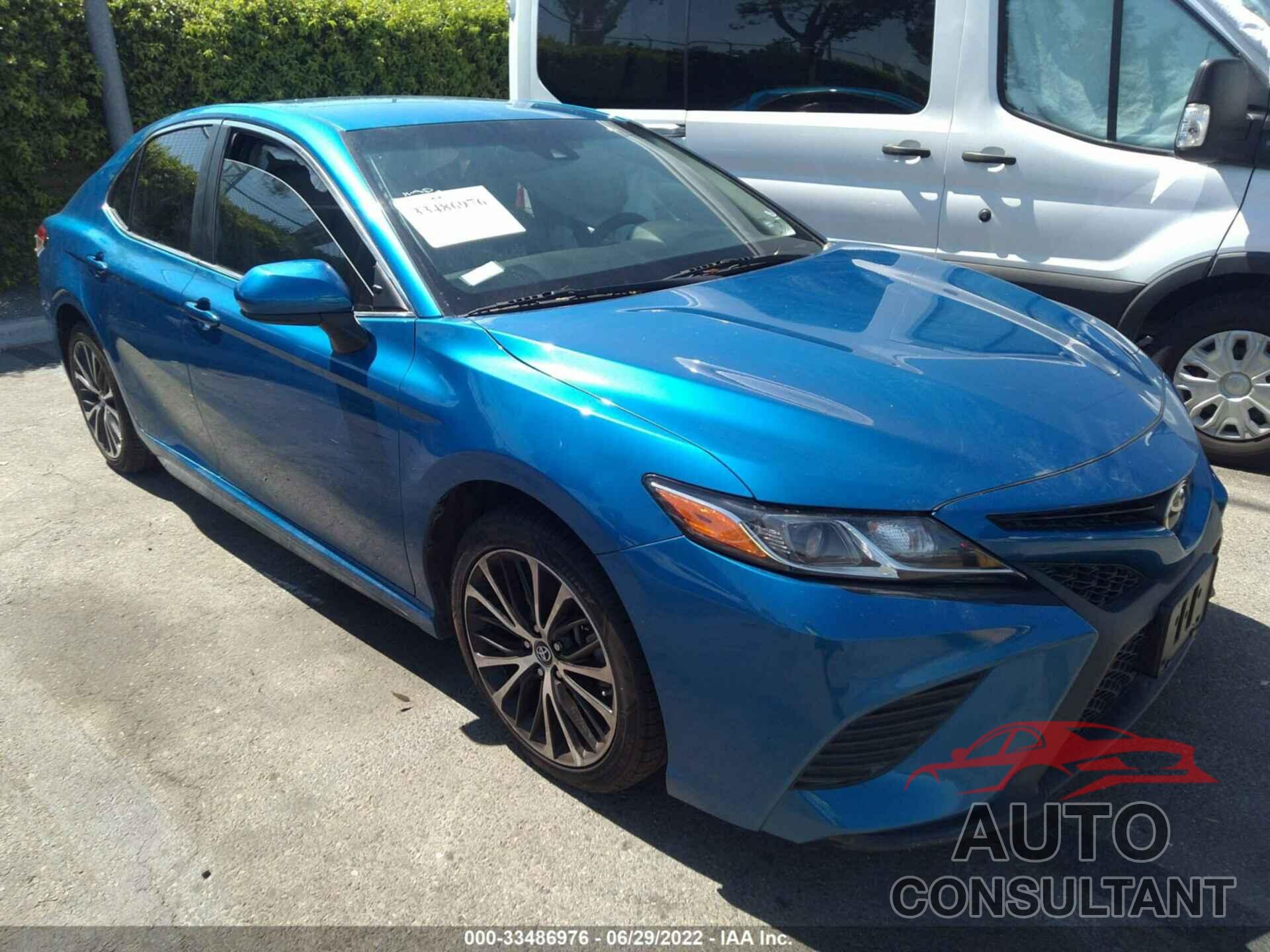 TOYOTA CAMRY 2018 - 4T1B11HK0JU014066