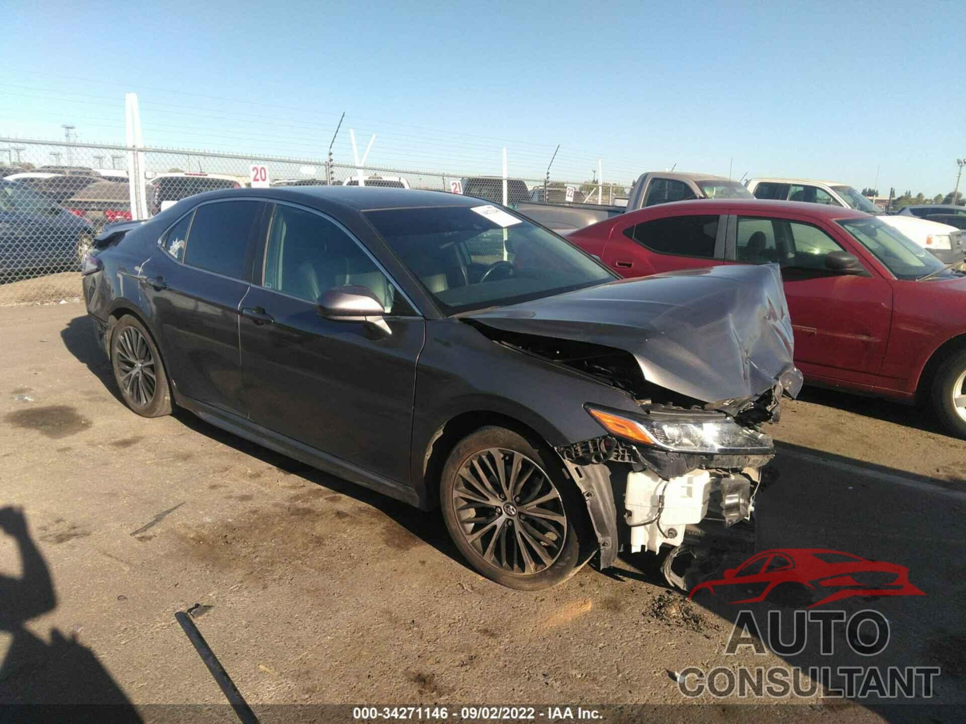 TOYOTA CAMRY 2018 - 4T1B11HK3JU095869