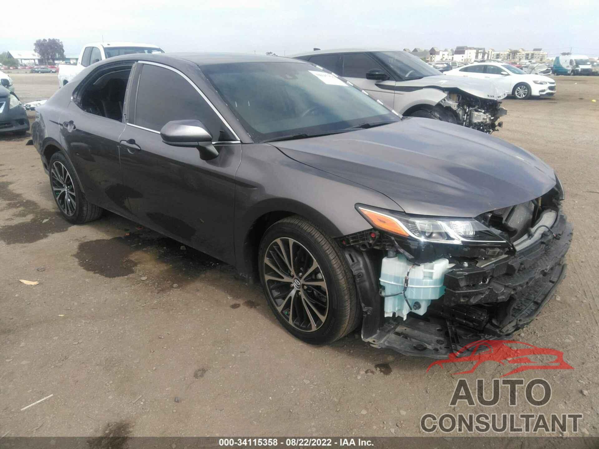 TOYOTA CAMRY 2018 - 4T1B11HK7JU552537