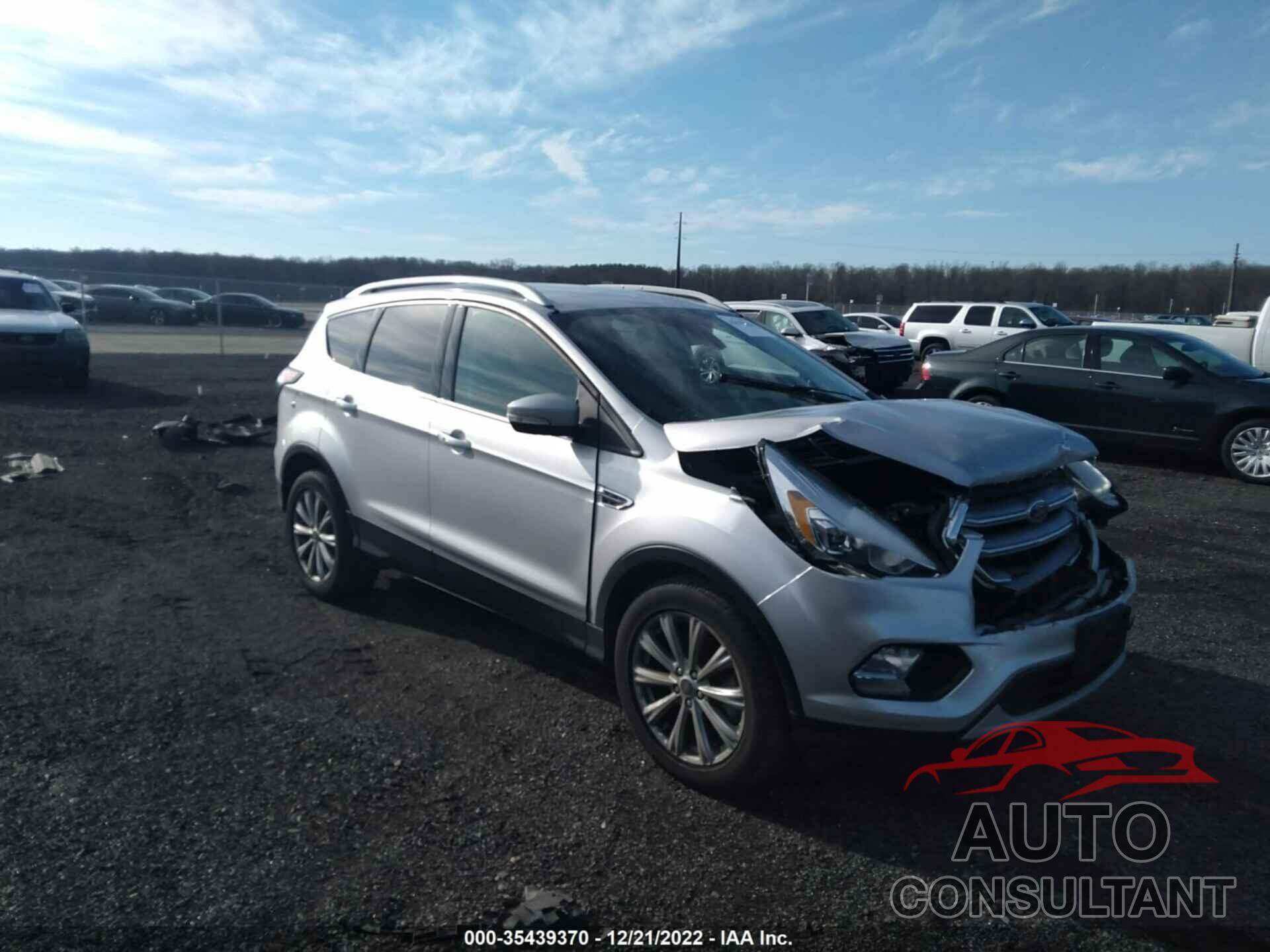 FORD ESCAPE 2017 - 1FMCU0J93HUE76709