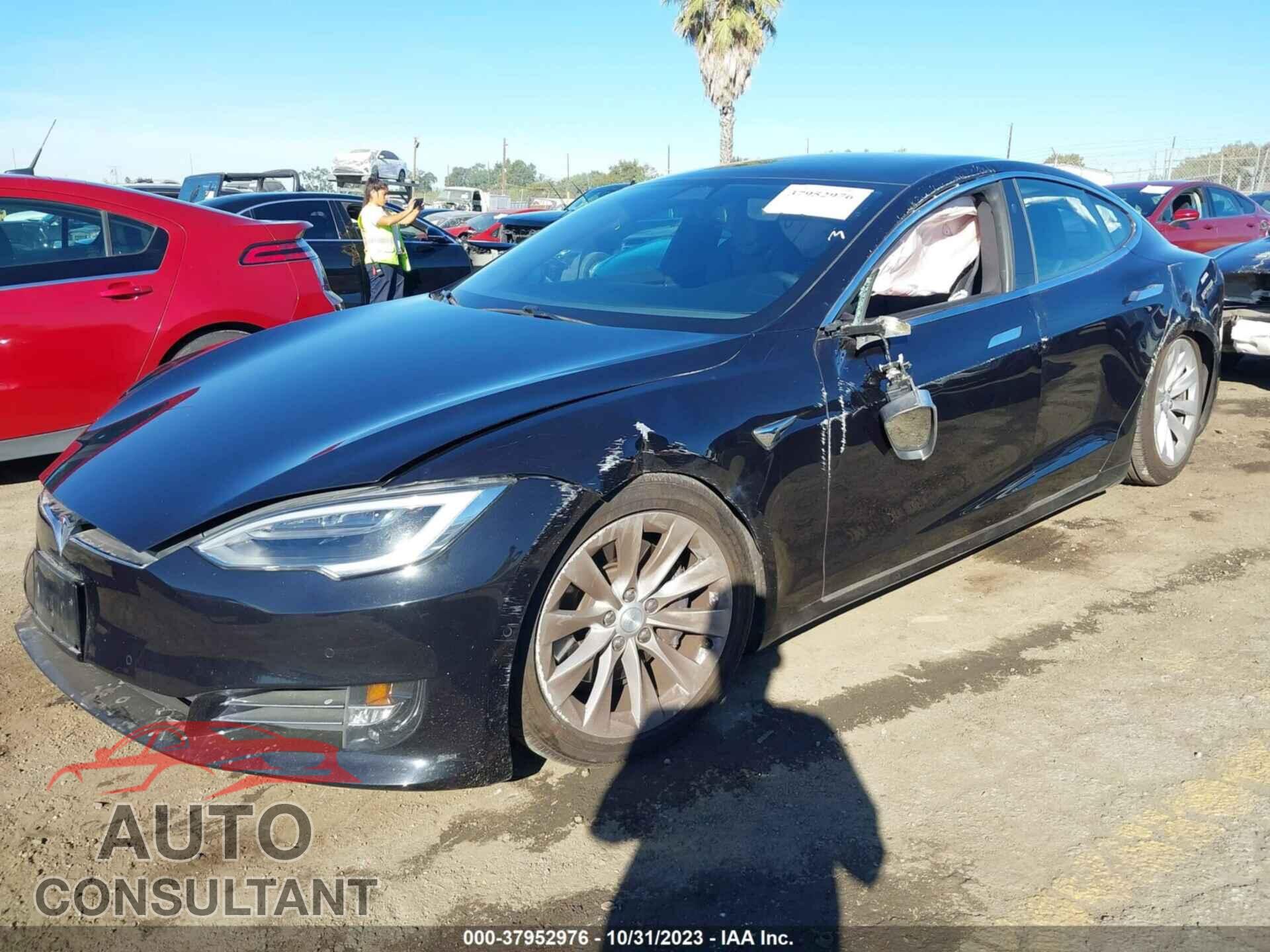 TESLA MODEL S 2018 - 5YJSA1E21JF282724