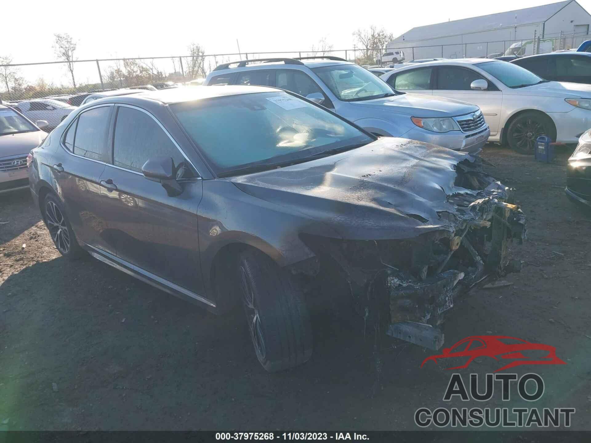 TOYOTA CAMRY 2018 - 4T1B11HK0JU548006