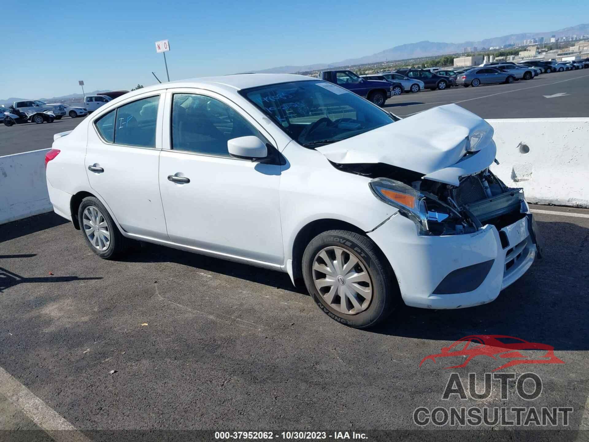 NISSAN VERSA 2017 - 3N1CN7AP1HL852359