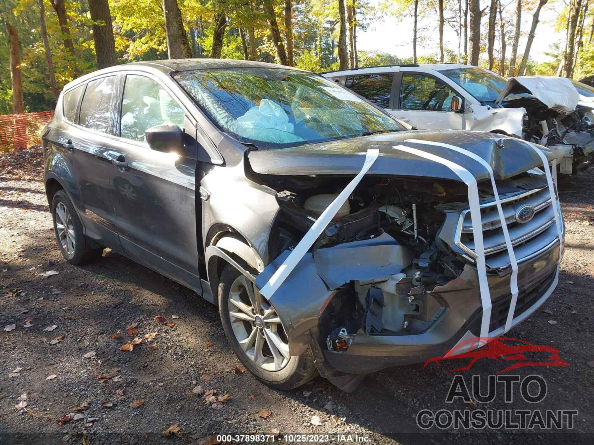 FORD ESCAPE 2017 - 1FMCU0GD9HUE00455