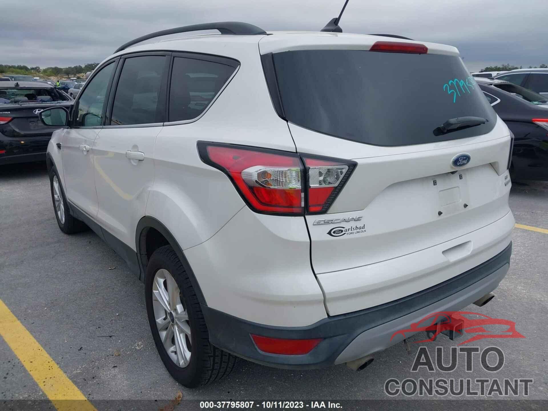 FORD ESCAPE 2018 - 1FMCU0GD7JUA63726