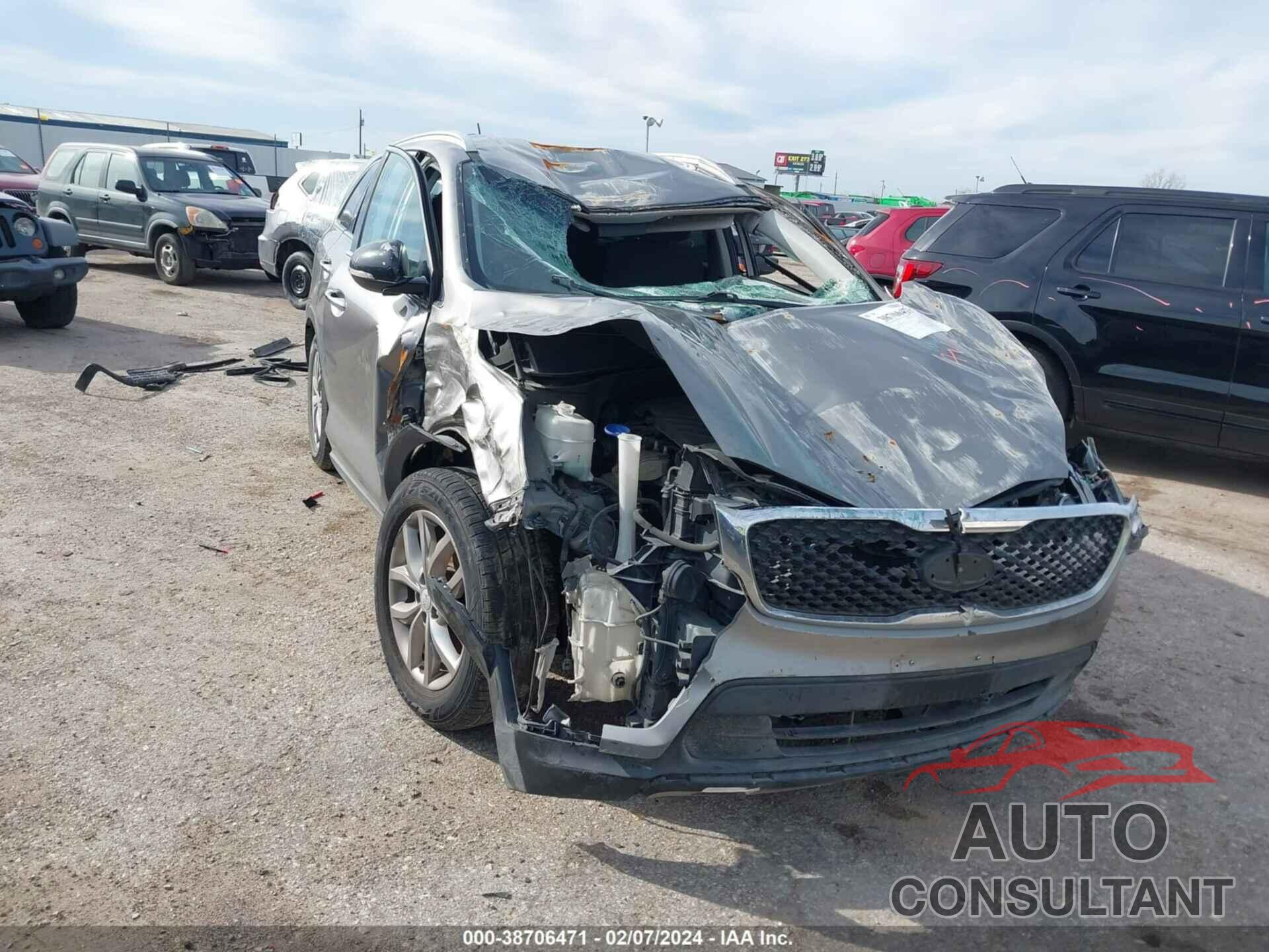 KIA SORENTO 2017 - 5XYPG4A50HG217100