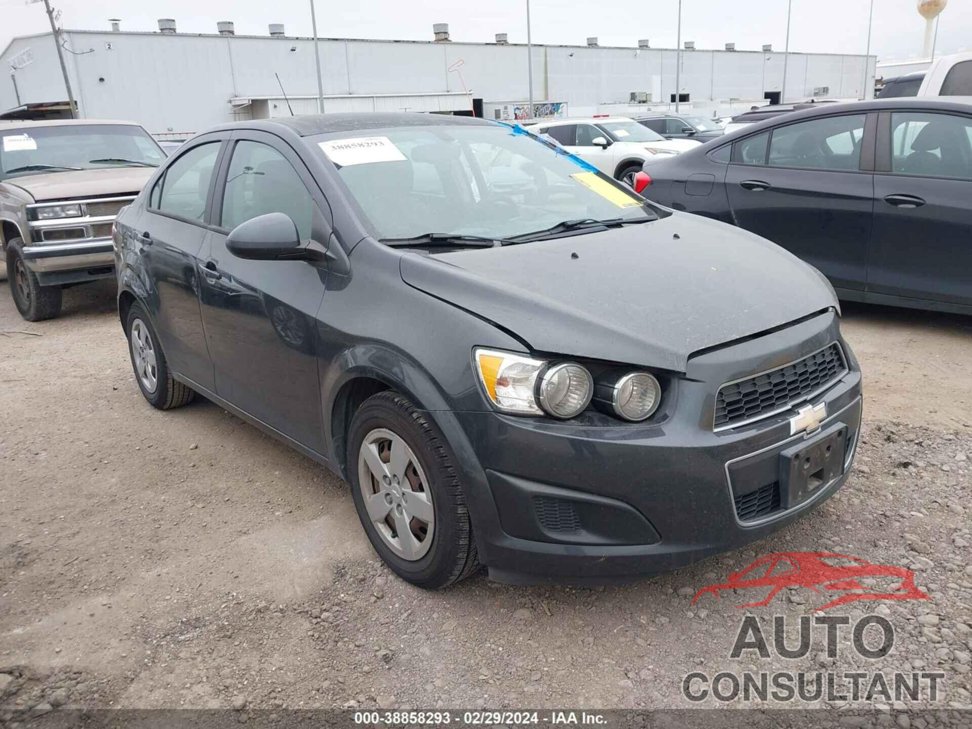 CHEVROLET SONIC 2016 - 1G1JA5SH8G4111523