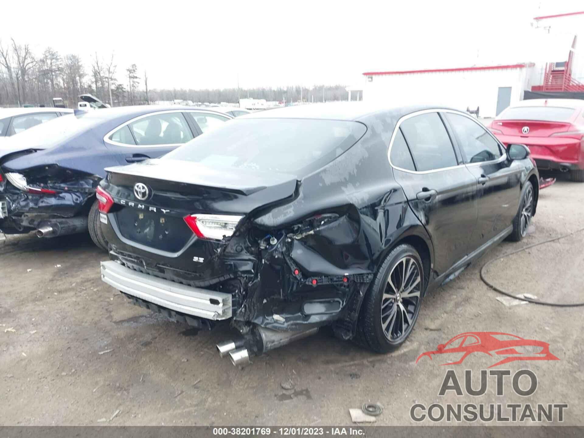 TOYOTA CAMRY 2018 - 4T1B11HK5JU043966