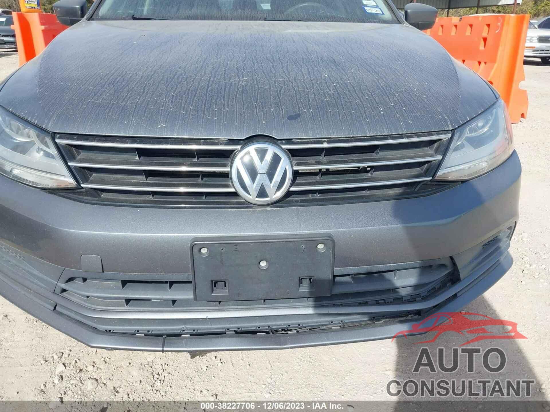 VOLKSWAGEN JETTA 2017 - 3VW2B7AJ5HM213308