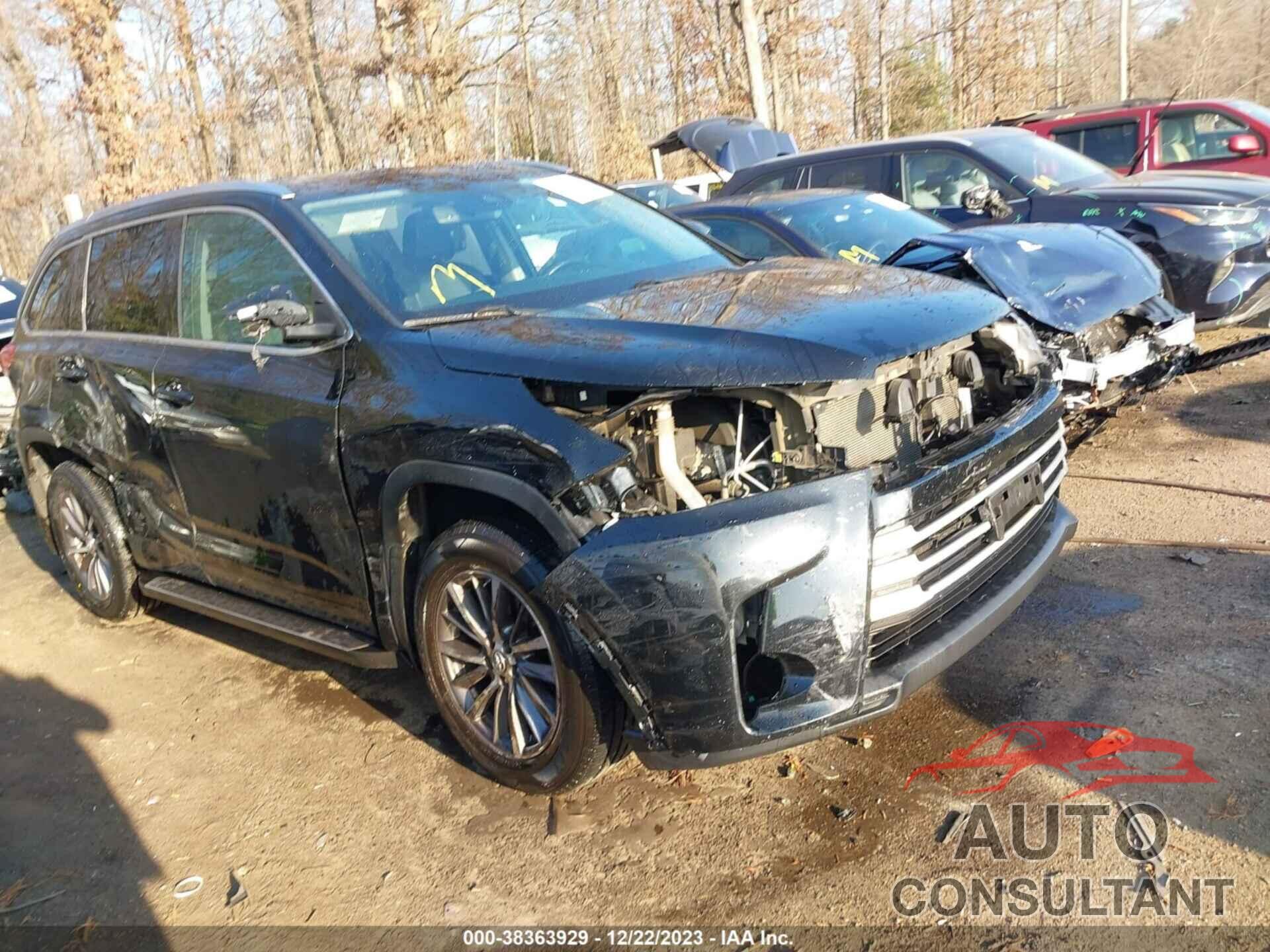 TOYOTA HIGHLANDER 2018 - 5TDJZRFH9JS561601