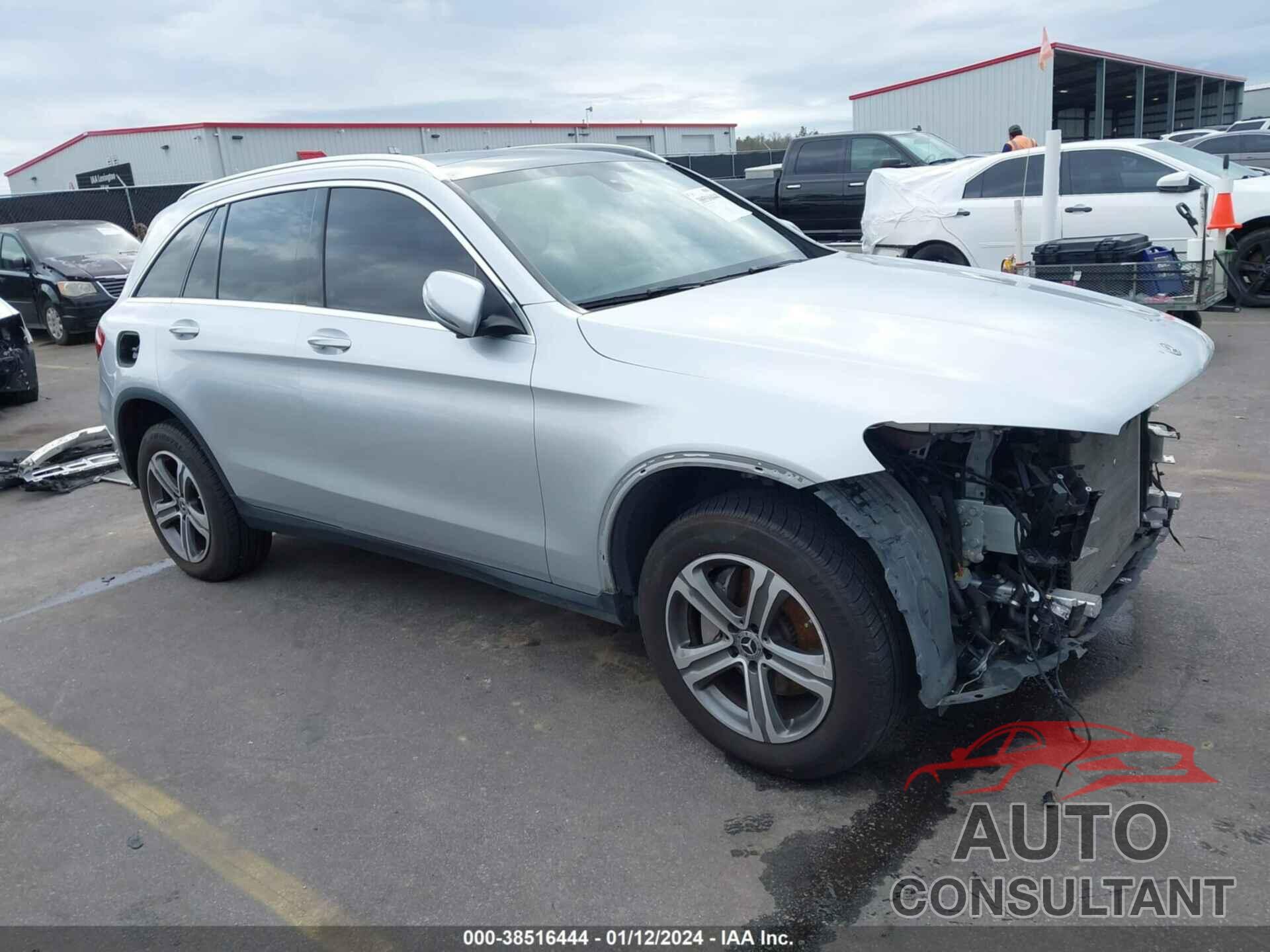 MERCEDES-BENZ GLC 300 2019 - WDC0G4JBXKF546639