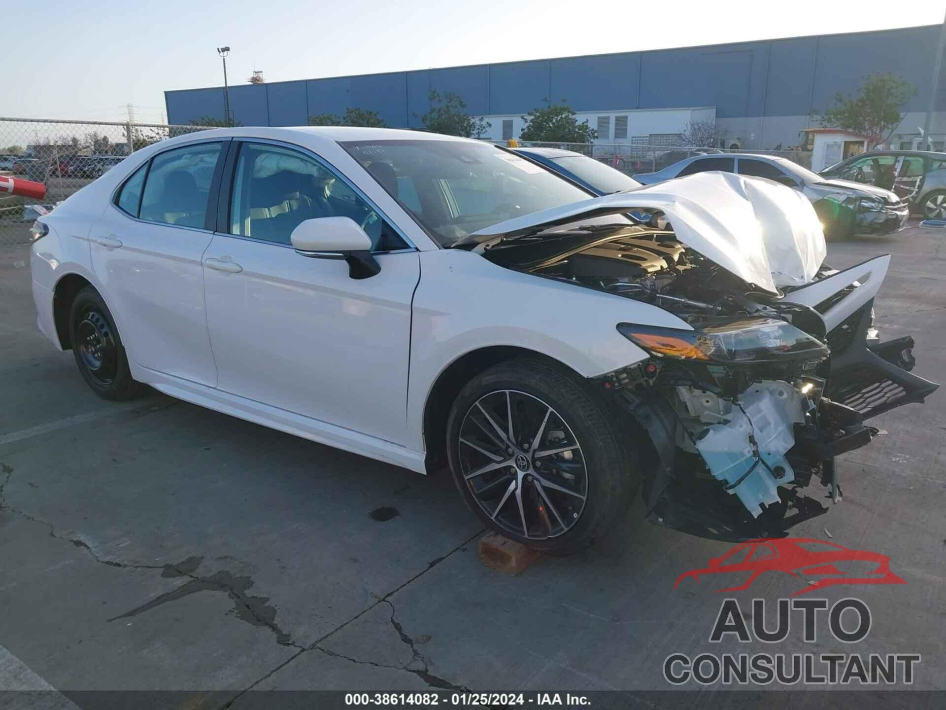 TOYOTA CAMRY 2023 - 4T1G11AK2PU762472