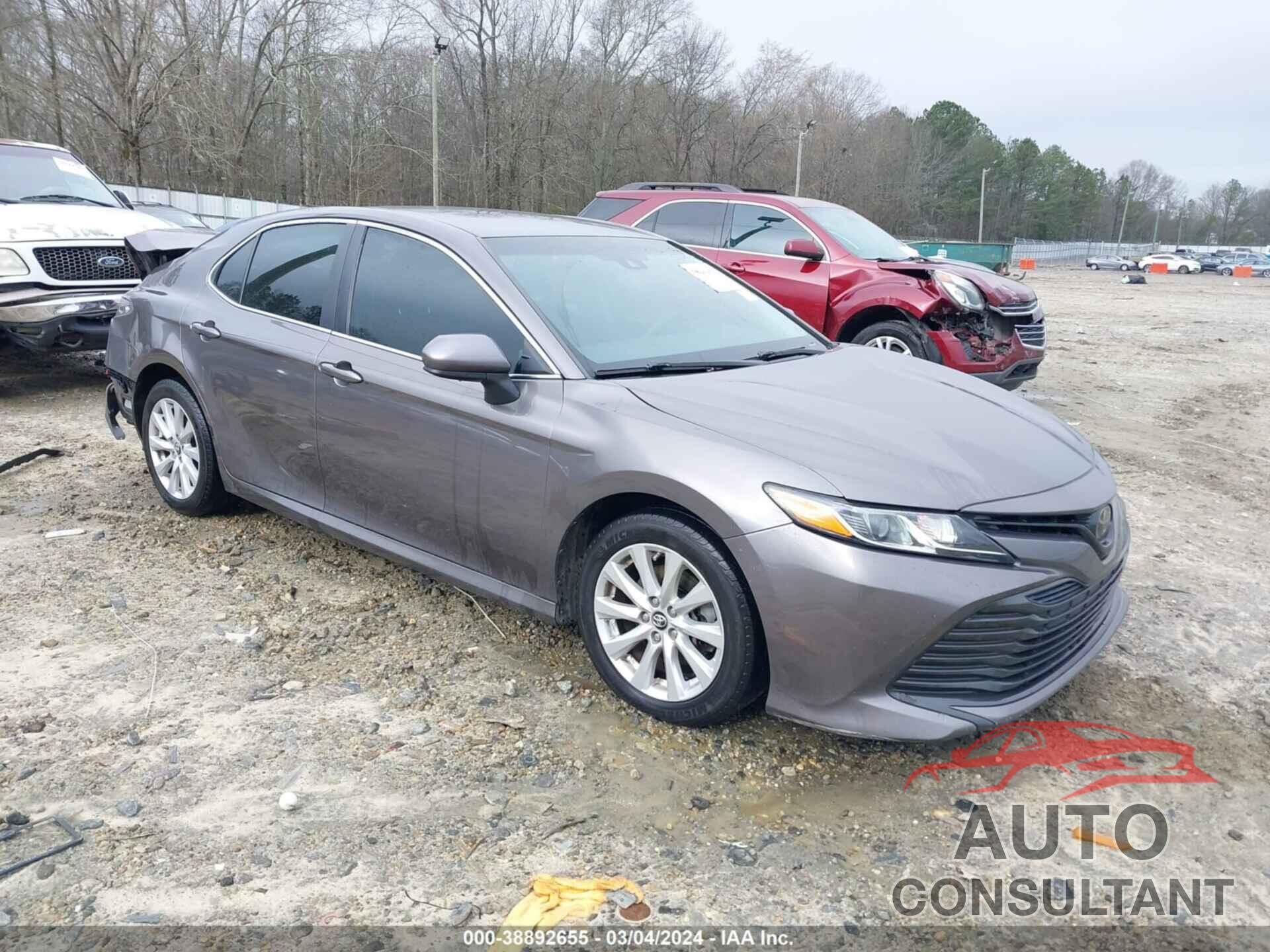 TOYOTA CAMRY 2018 - 4T1B11HK9JU055232