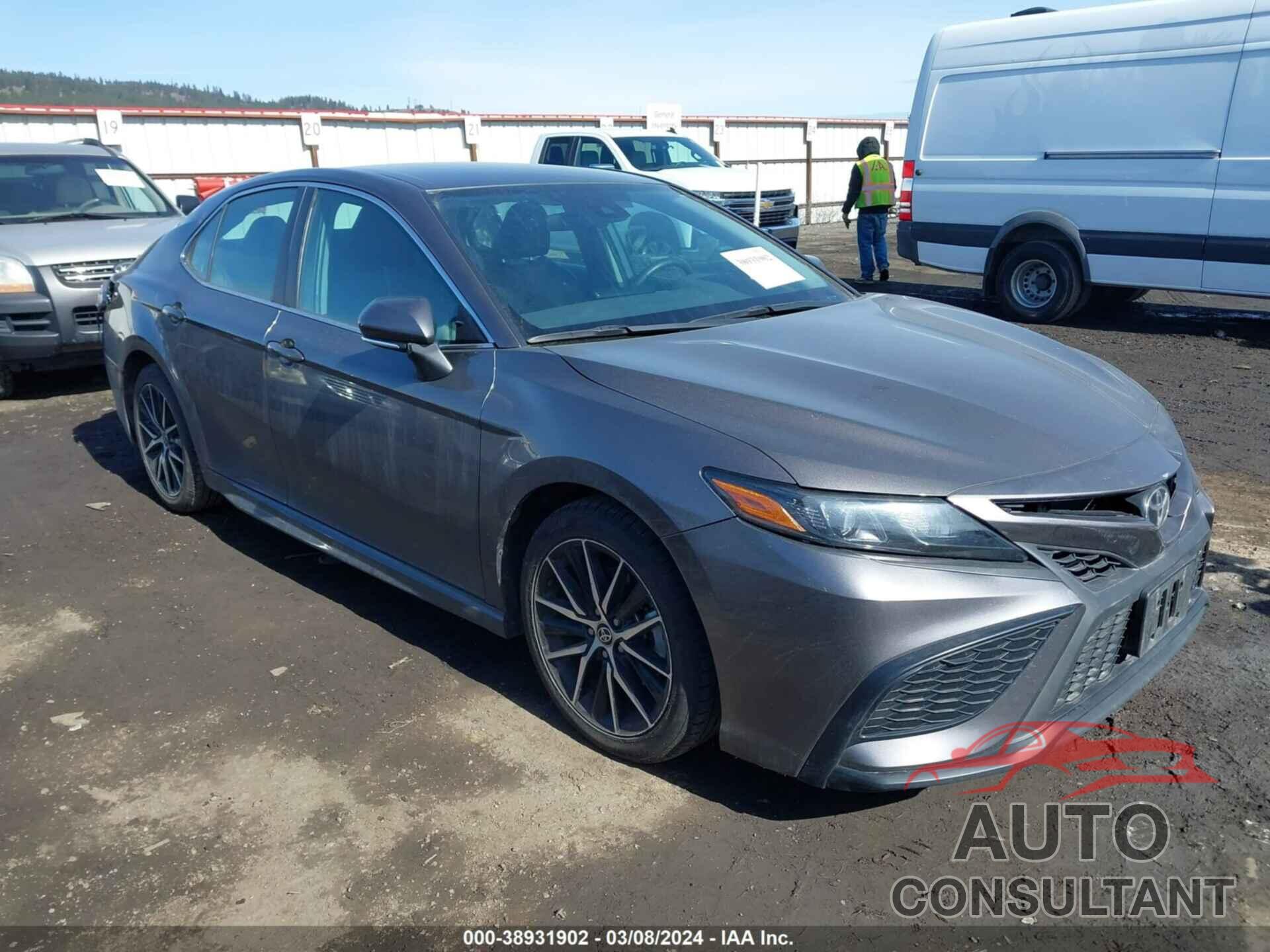 TOYOTA CAMRY 2022 - 4T1G11AK8NU698421