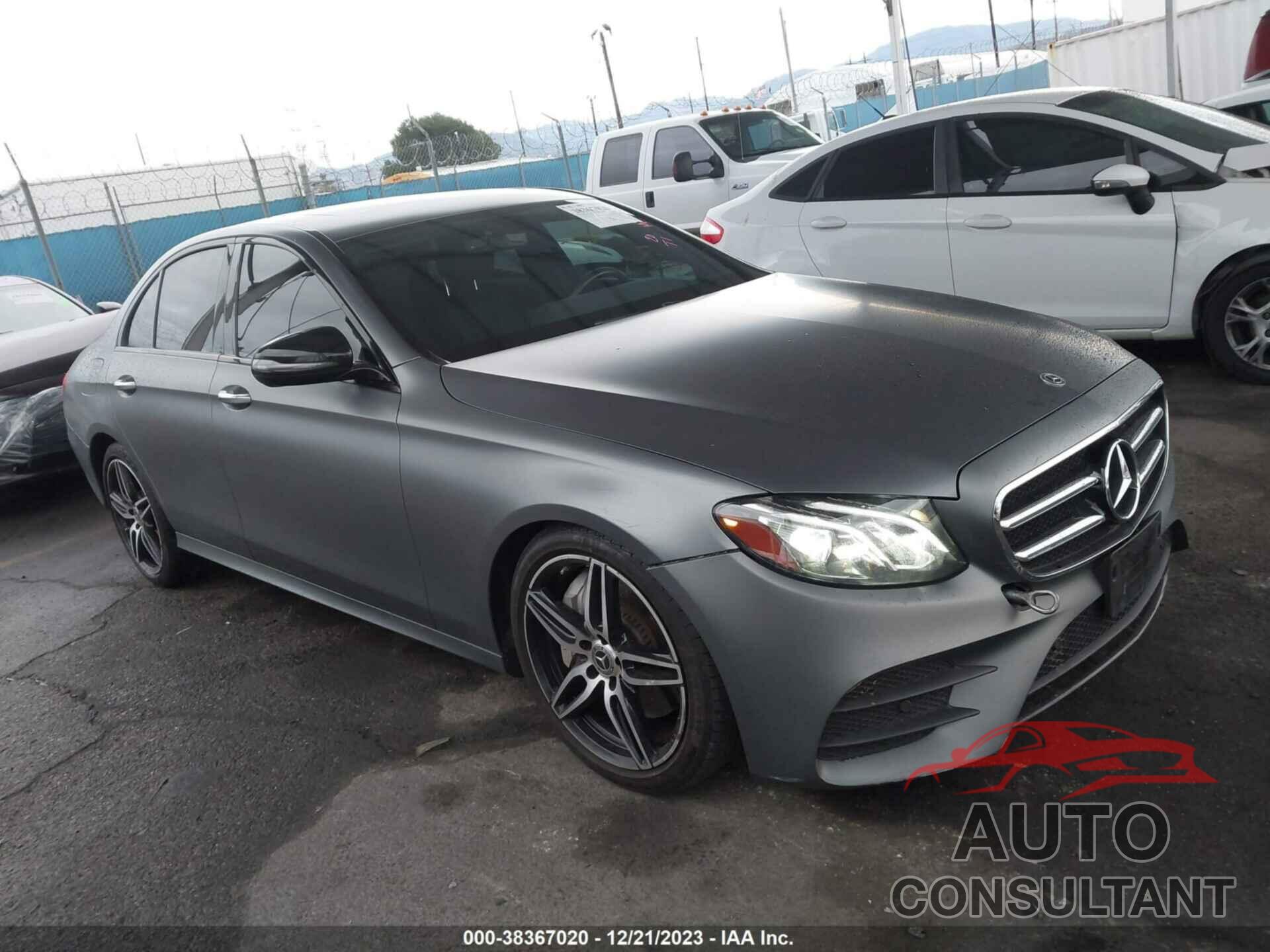 MERCEDES-BENZ E 300 2019 - WDDZF4JB8KA606470