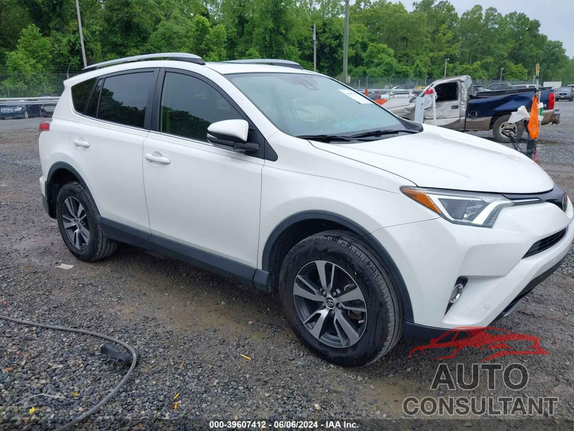 TOYOTA RAV4 2017 - JTMWFREV6HJ720040