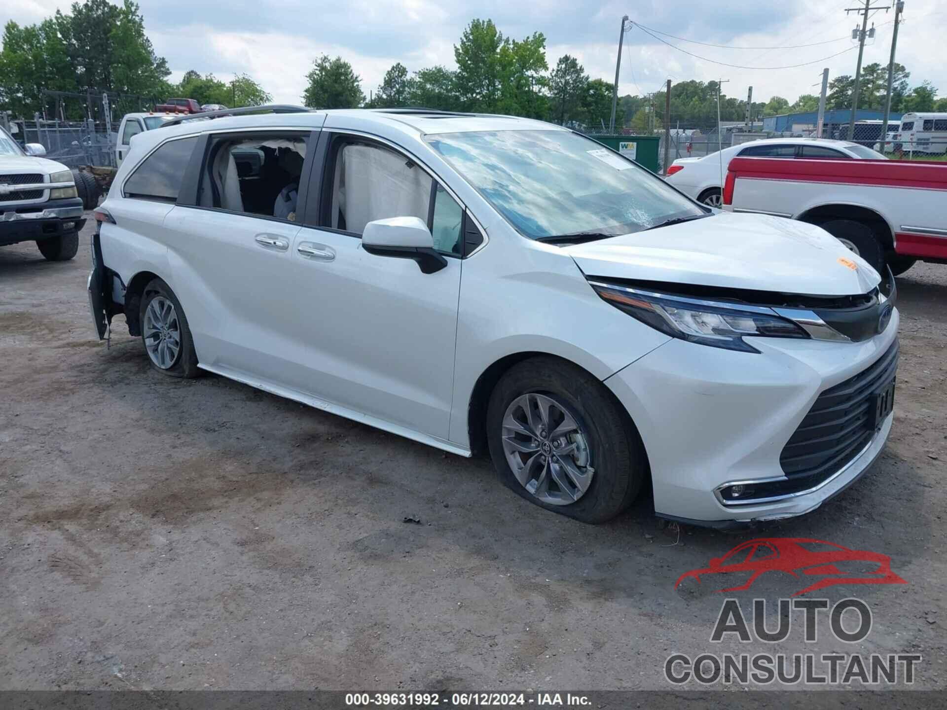 TOYOTA SIENNA 2022 - 5TDYRKEC3N5133541