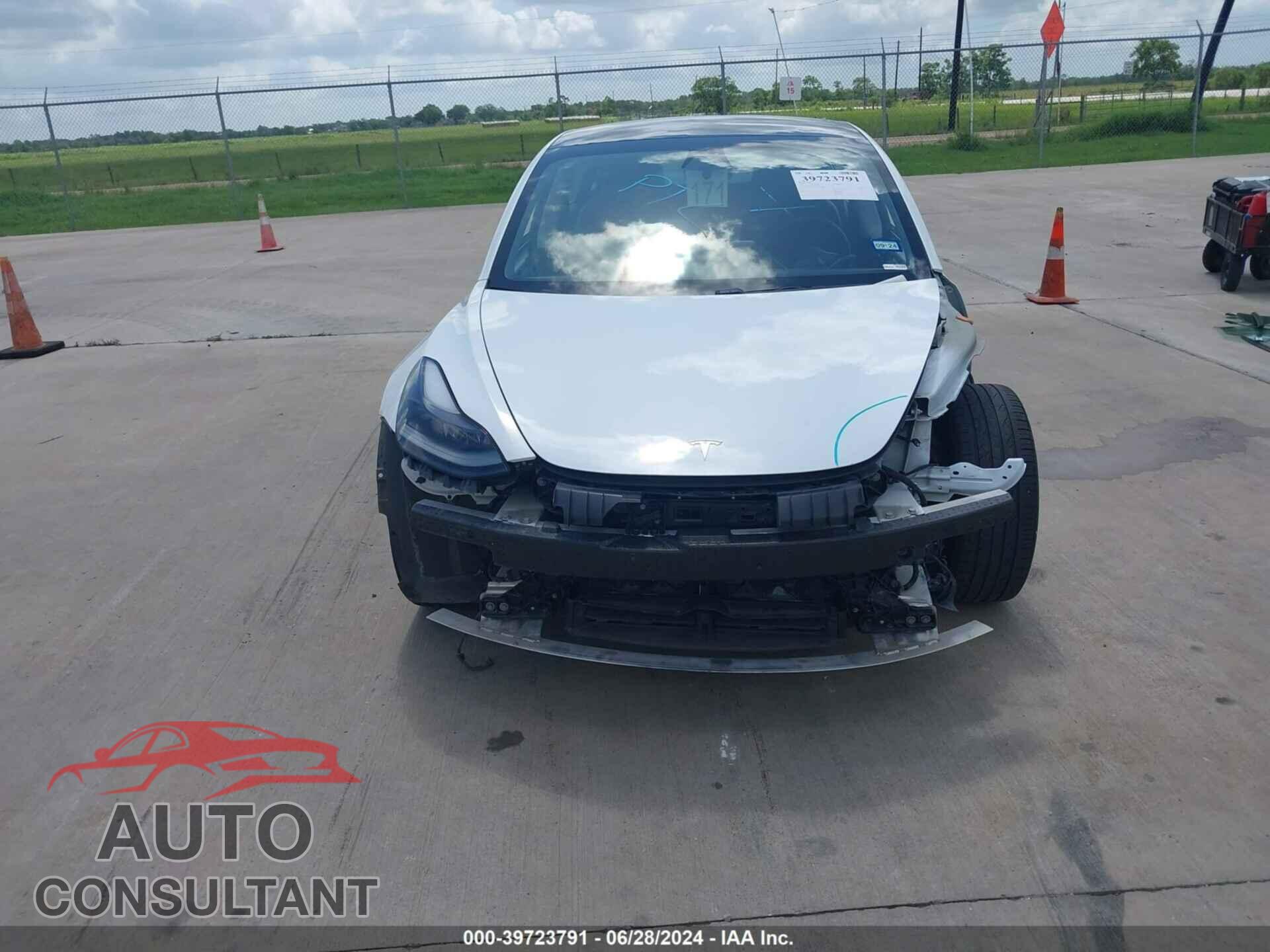 TESLA MODEL 3 2021 - 5YJ3E1EA2MF060603