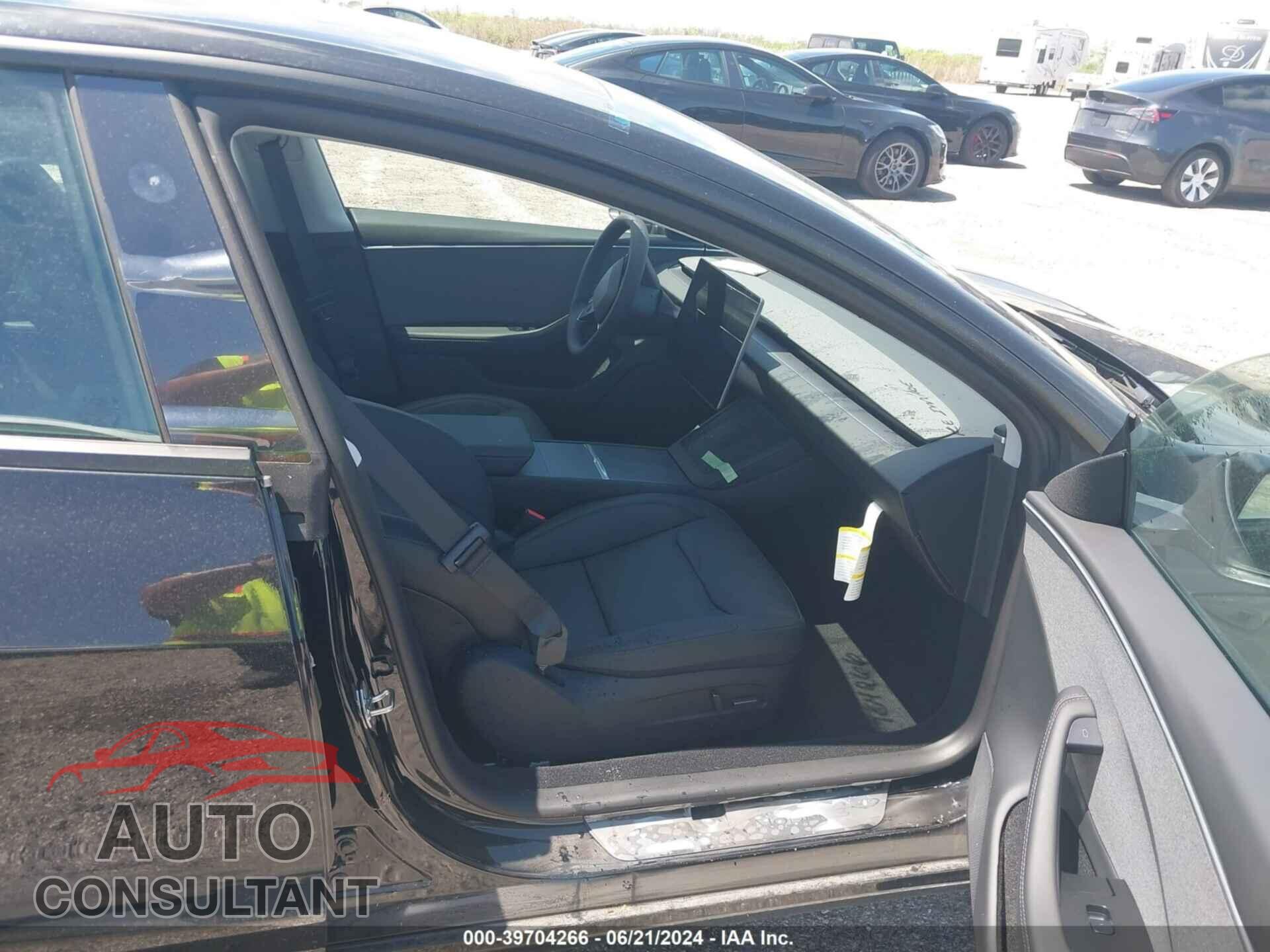 TESLA MODEL 3 2024 - 5YJ3E1EA0RF752477