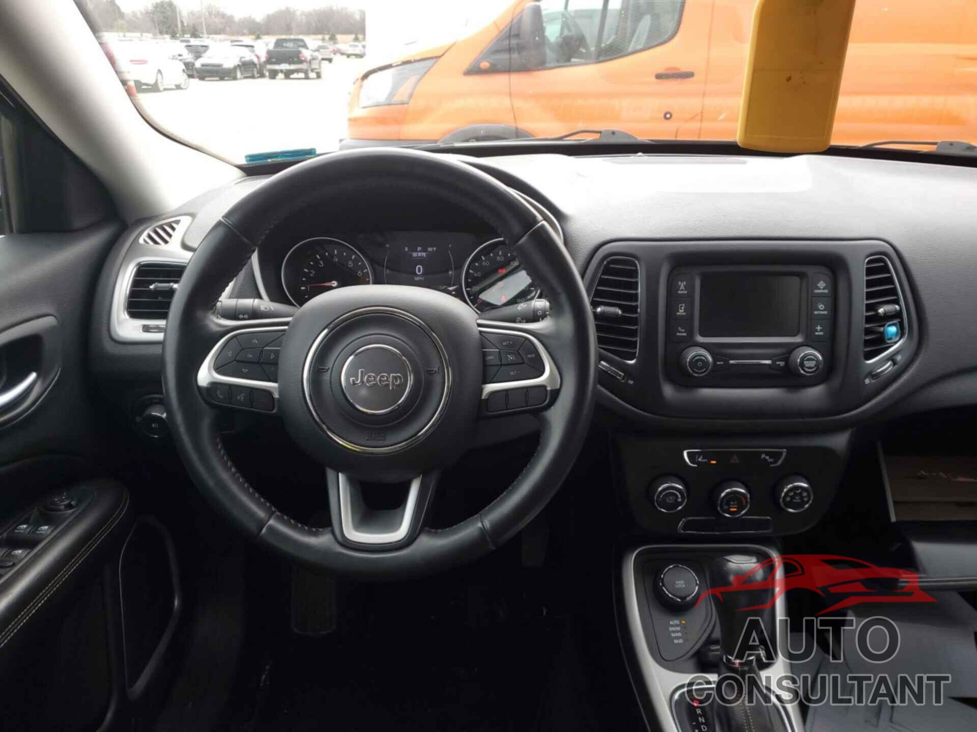 JEEP COMPASS 2018 - 3C4NJDBB7JT284076