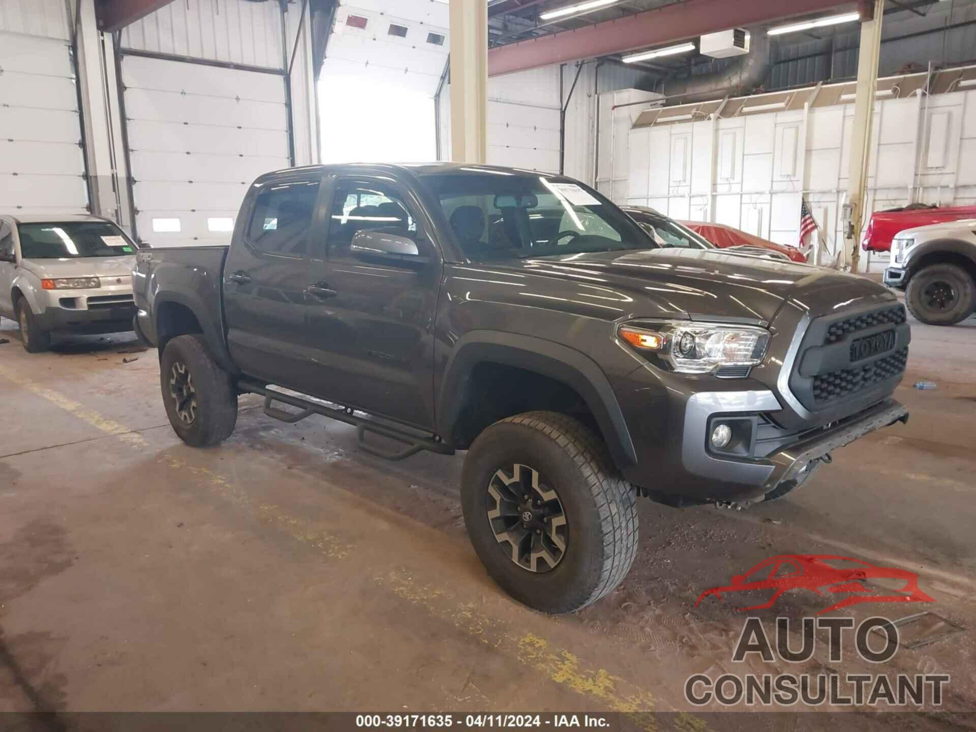 TOYOTA TACOMA 2017 - 3TMCZ5AN8HM080358